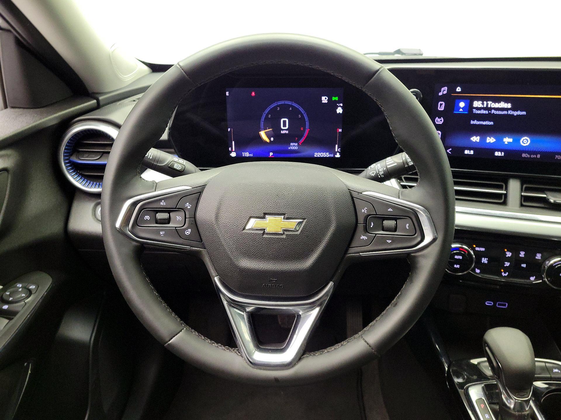 Thumbnail: 2025 Chevrolet Trax - 10