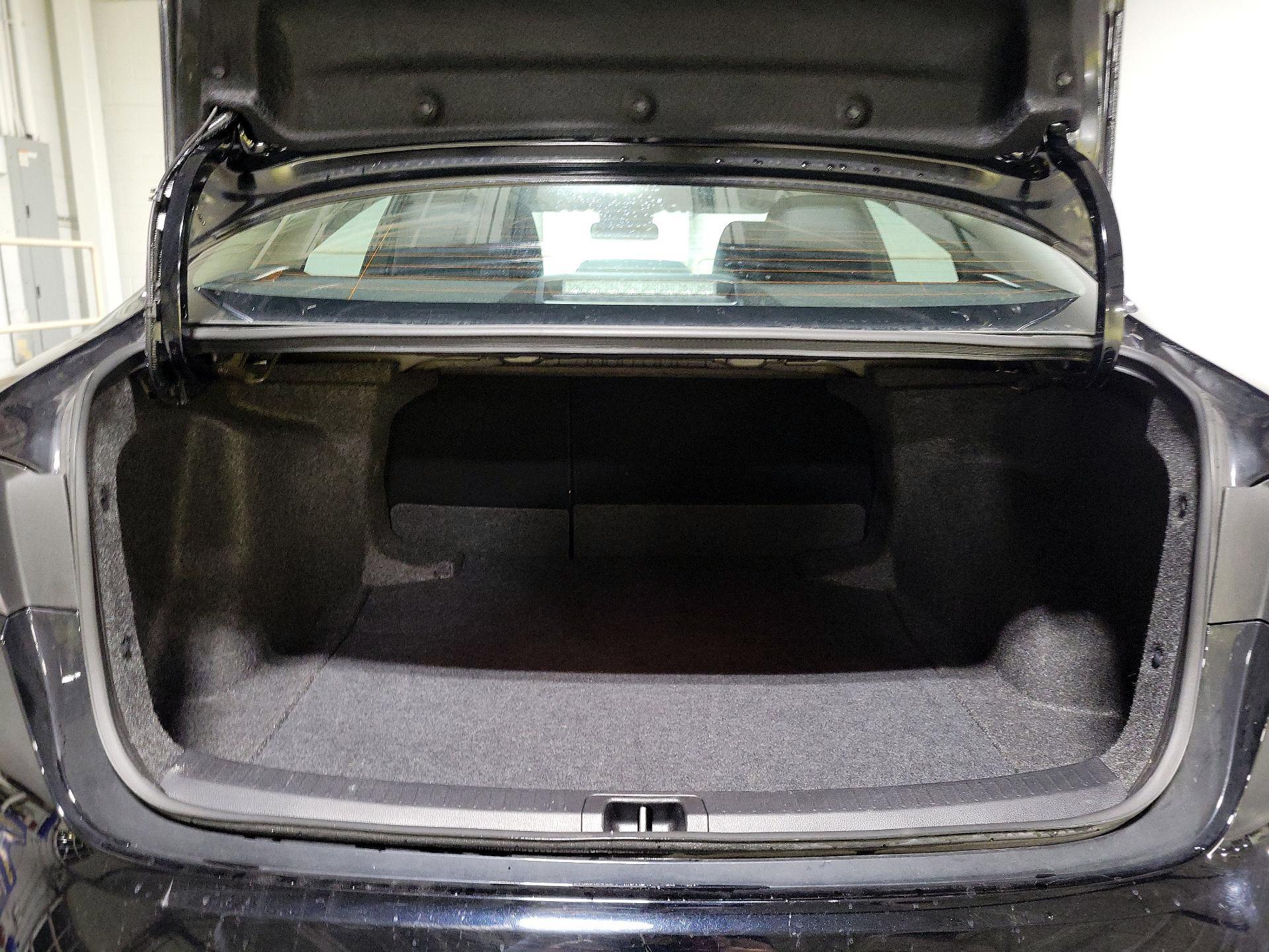 Thumbnail: 2025 Toyota Corolla - 18