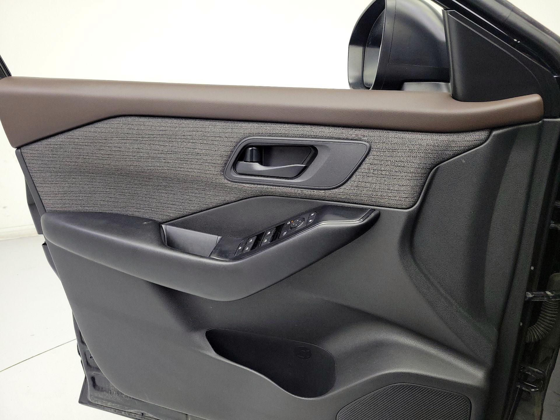 Thumbnail: 2023 Nissan Rogue - 12