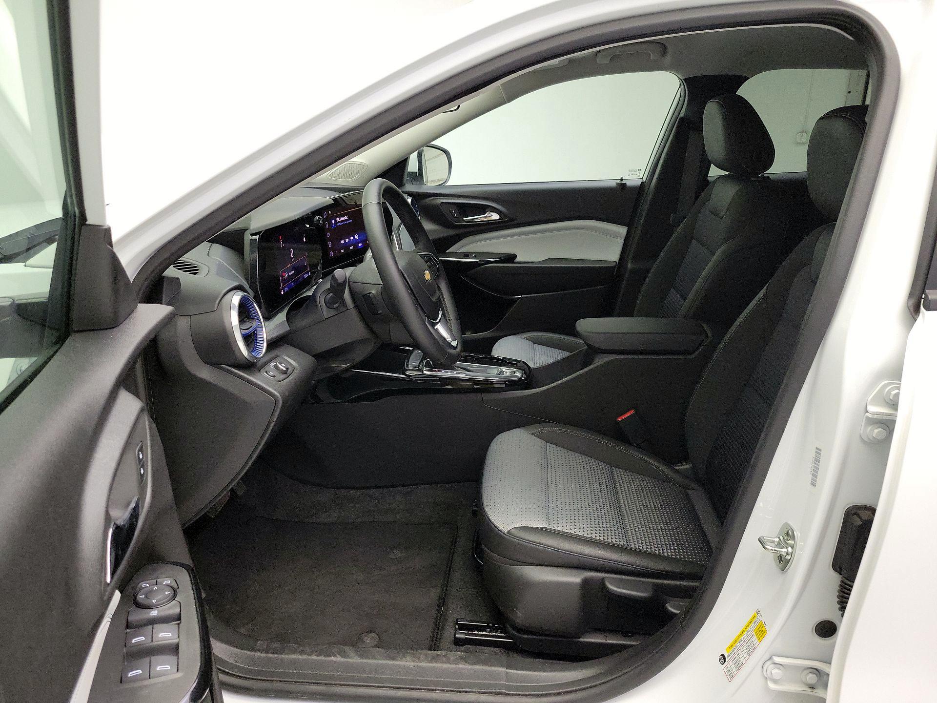 Thumbnail: 2025 Chevrolet Trax - 11