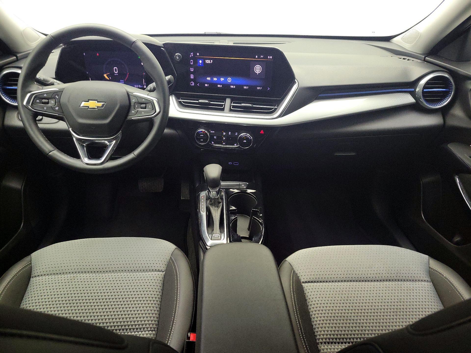 Thumbnail: 2025 Chevrolet Trax - 9