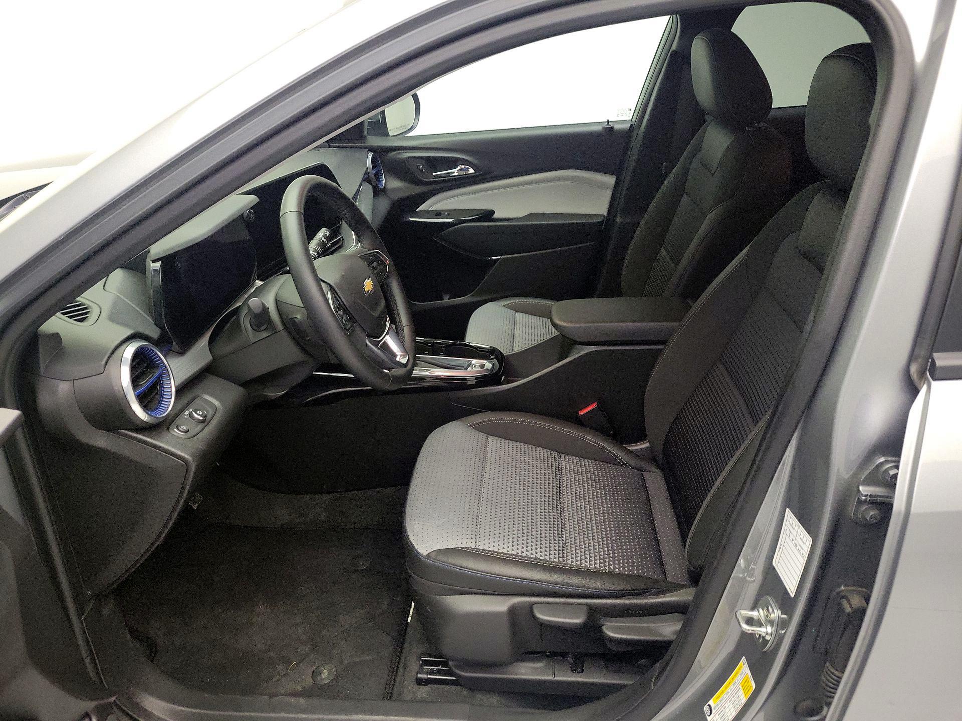 Thumbnail: 2025 Chevrolet Trax - 11