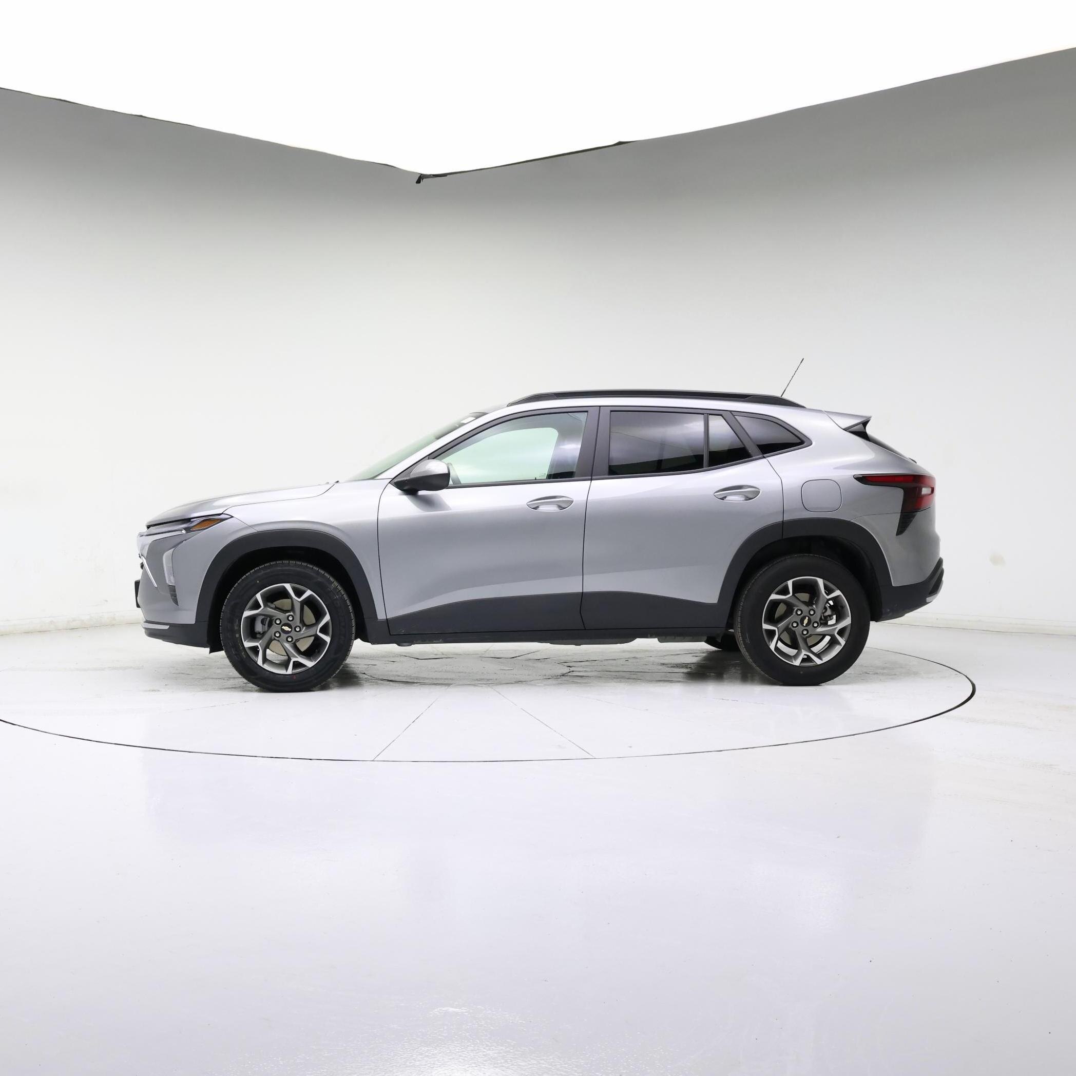 Thumbnail: 2025 Chevrolet Trax - 3