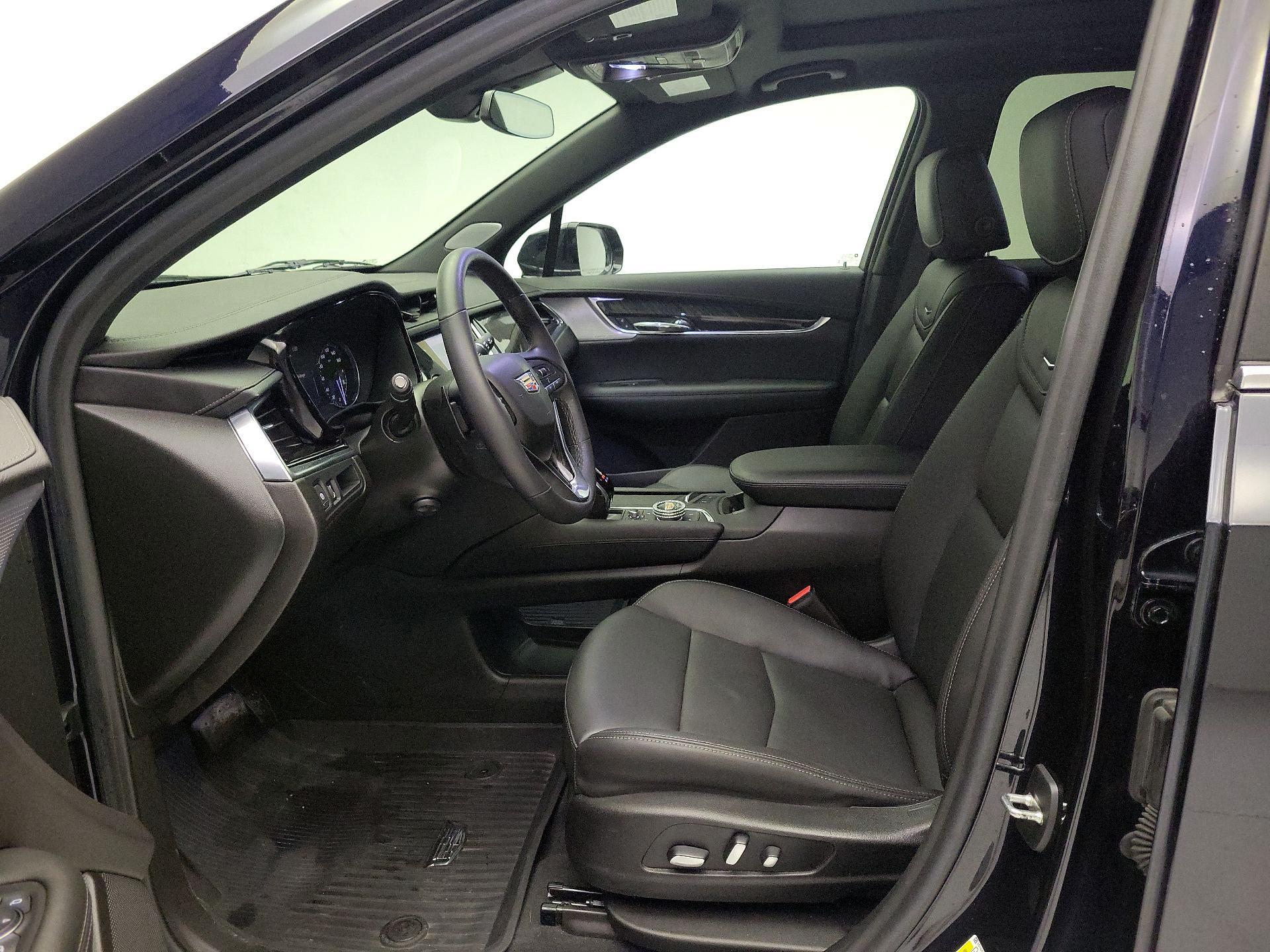 Thumbnail: 2021 Cadillac XT6 - 11