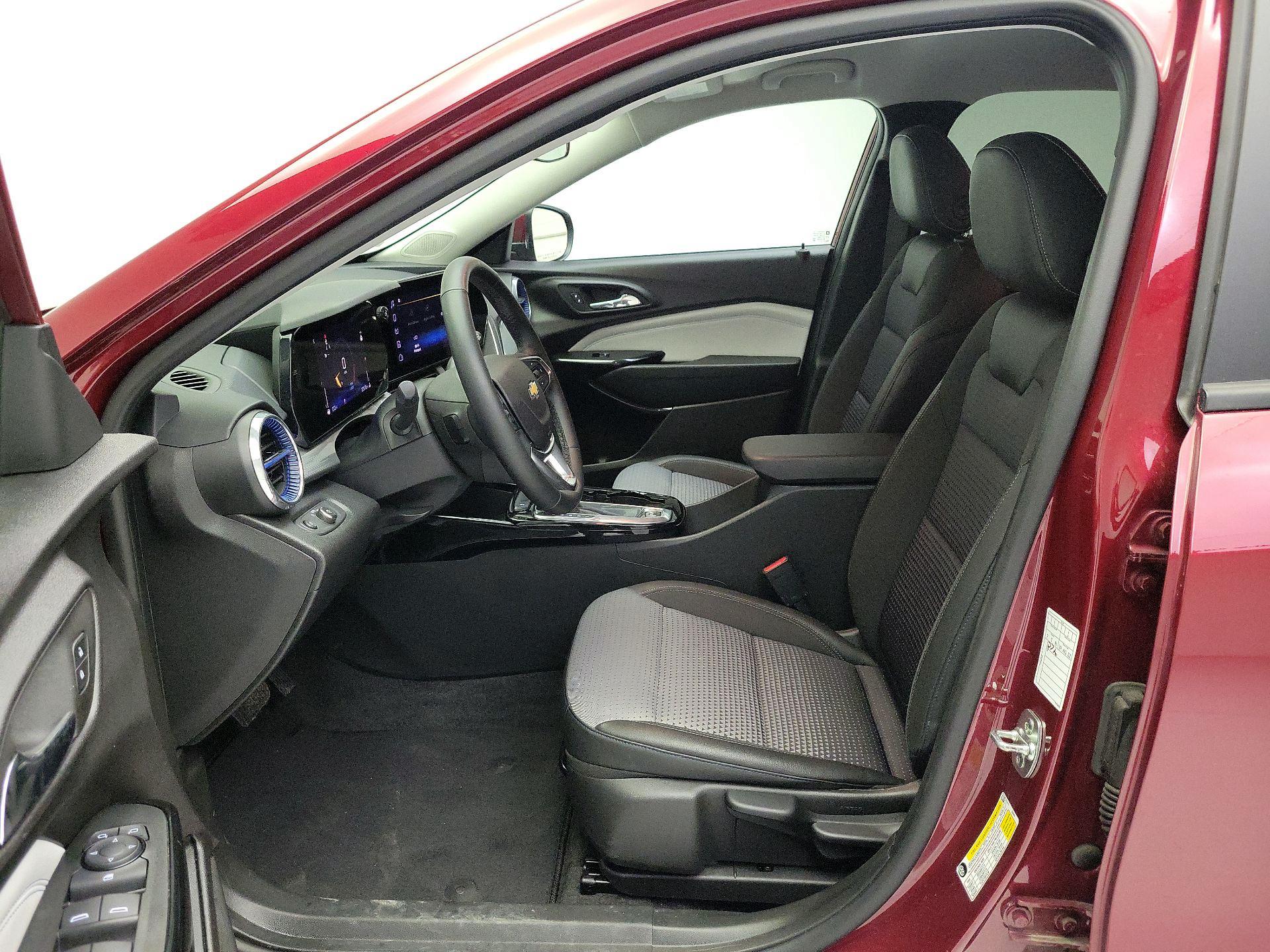 Thumbnail: 2025 Chevrolet Trax - 11