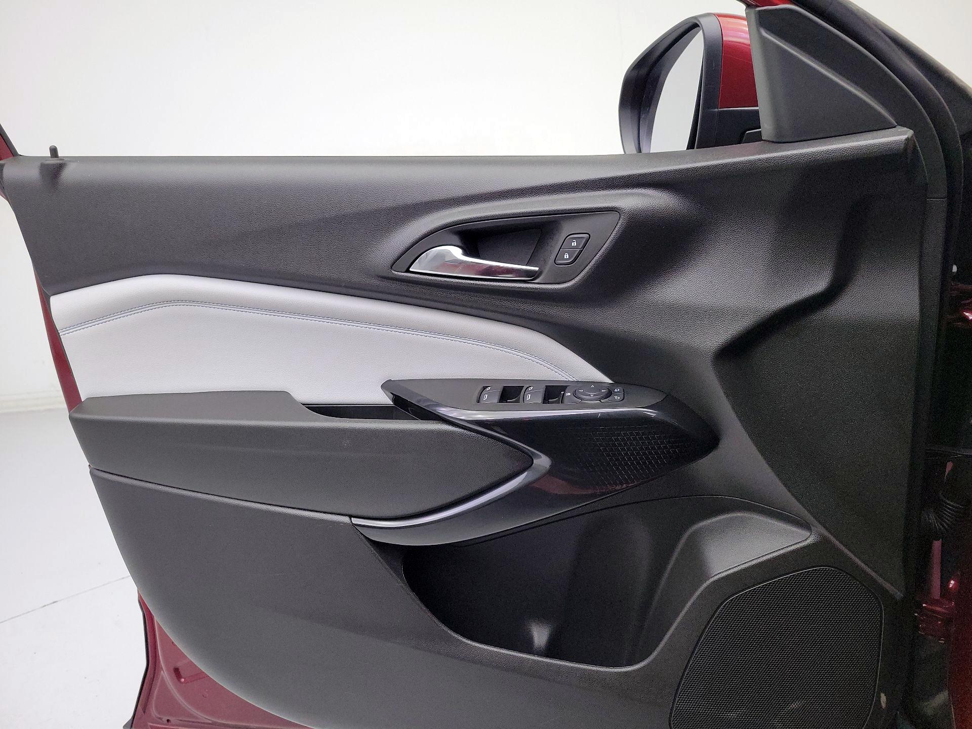 Thumbnail: 2025 Chevrolet Trax - 12