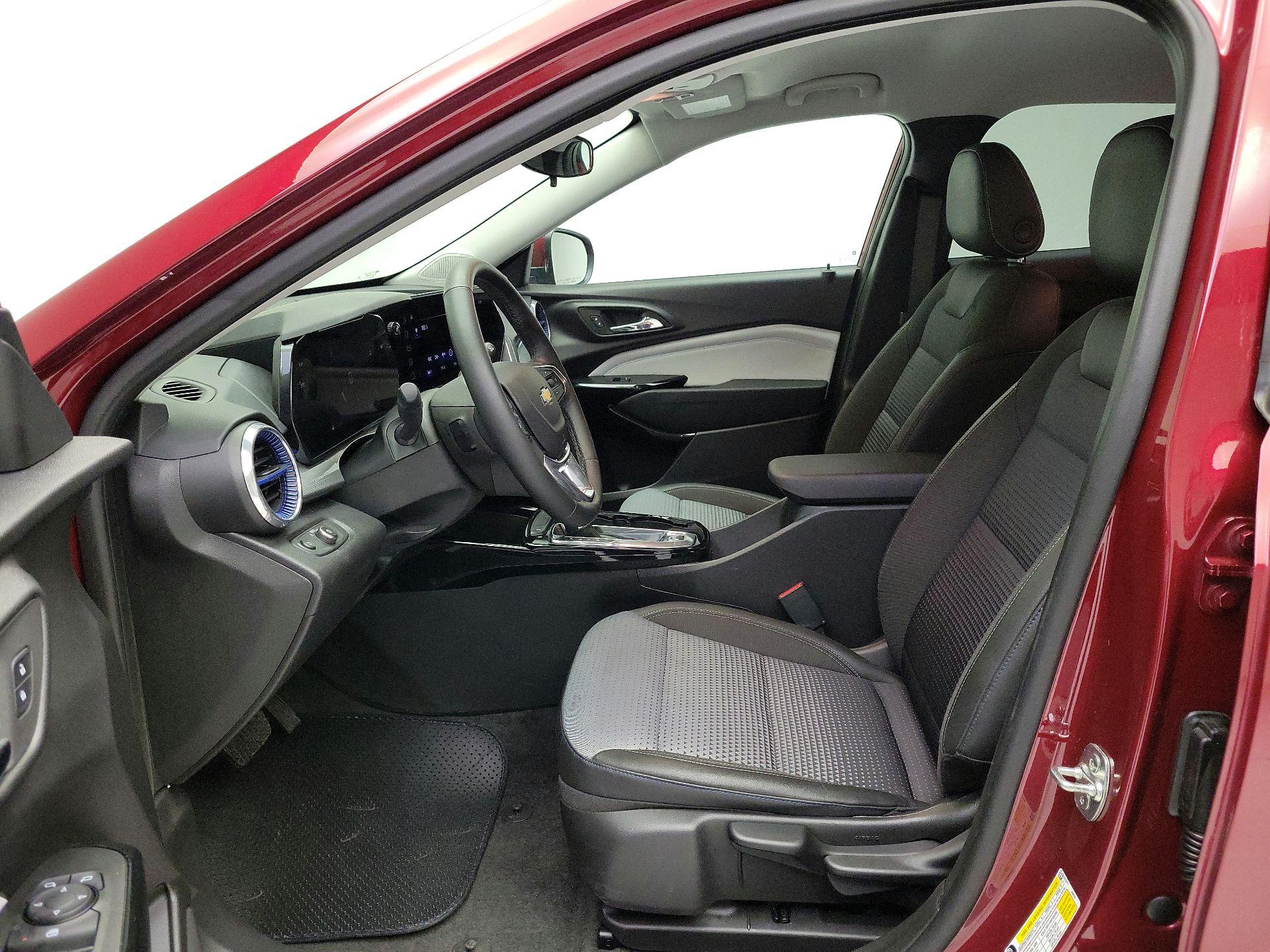 Thumbnail: 2025 Chevrolet Trax - 11