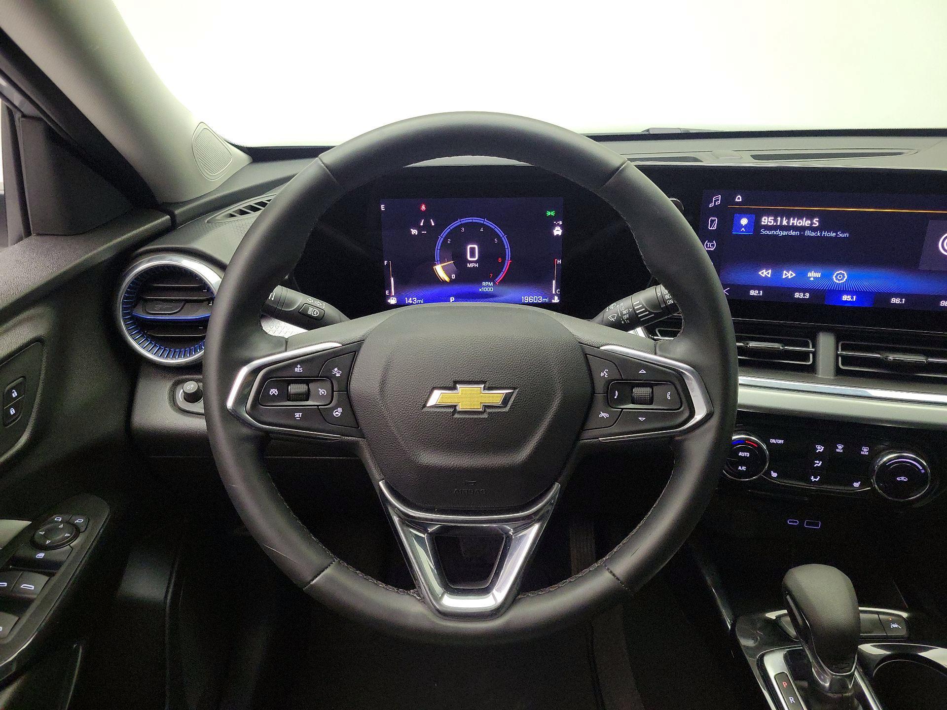 Thumbnail: 2025 Chevrolet Trax - 10