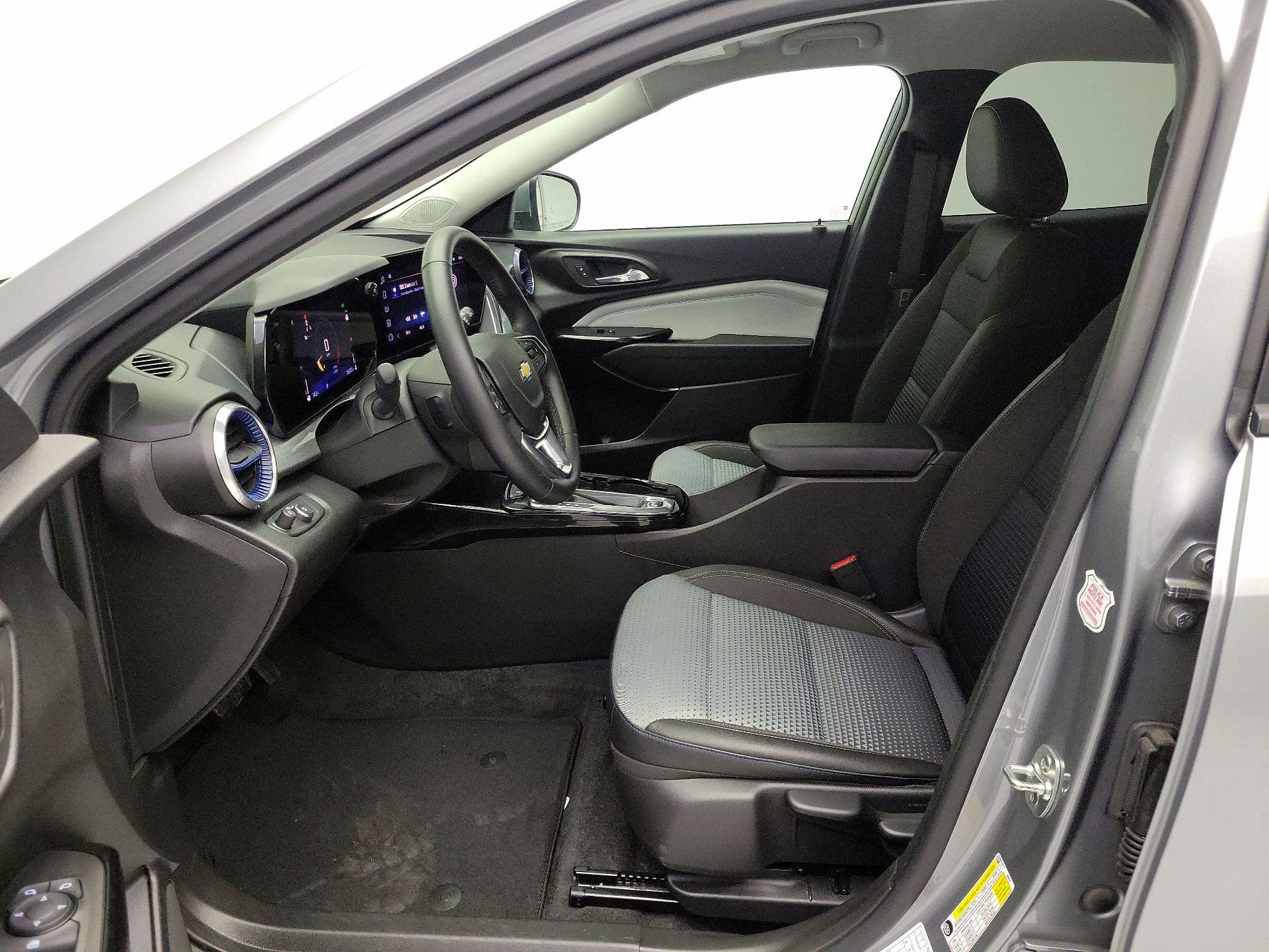 Thumbnail: 2025 Chevrolet Trax - 11