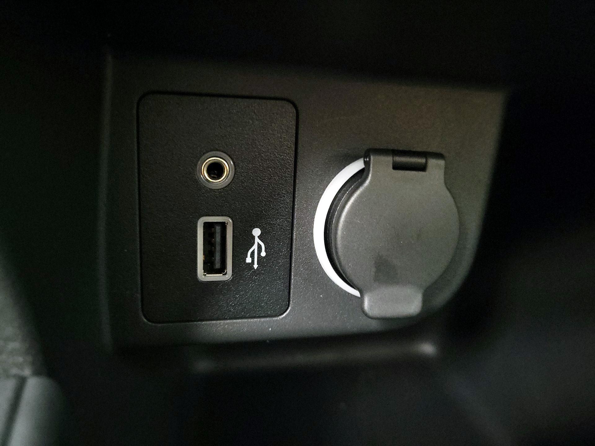 Thumbnail: 2025 Nissan Kicks - 17