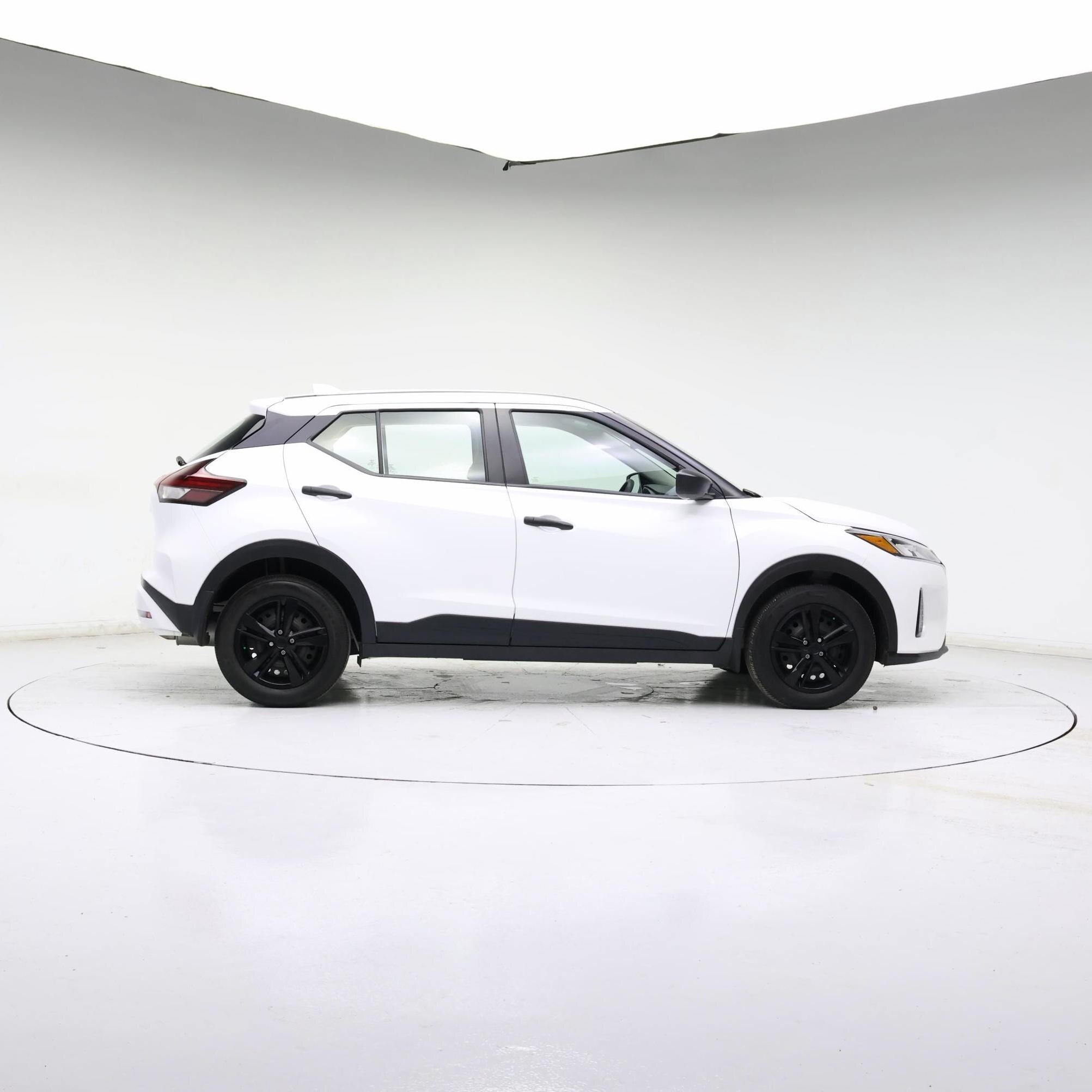 Thumbnail: 2025 Nissan Kicks - 3