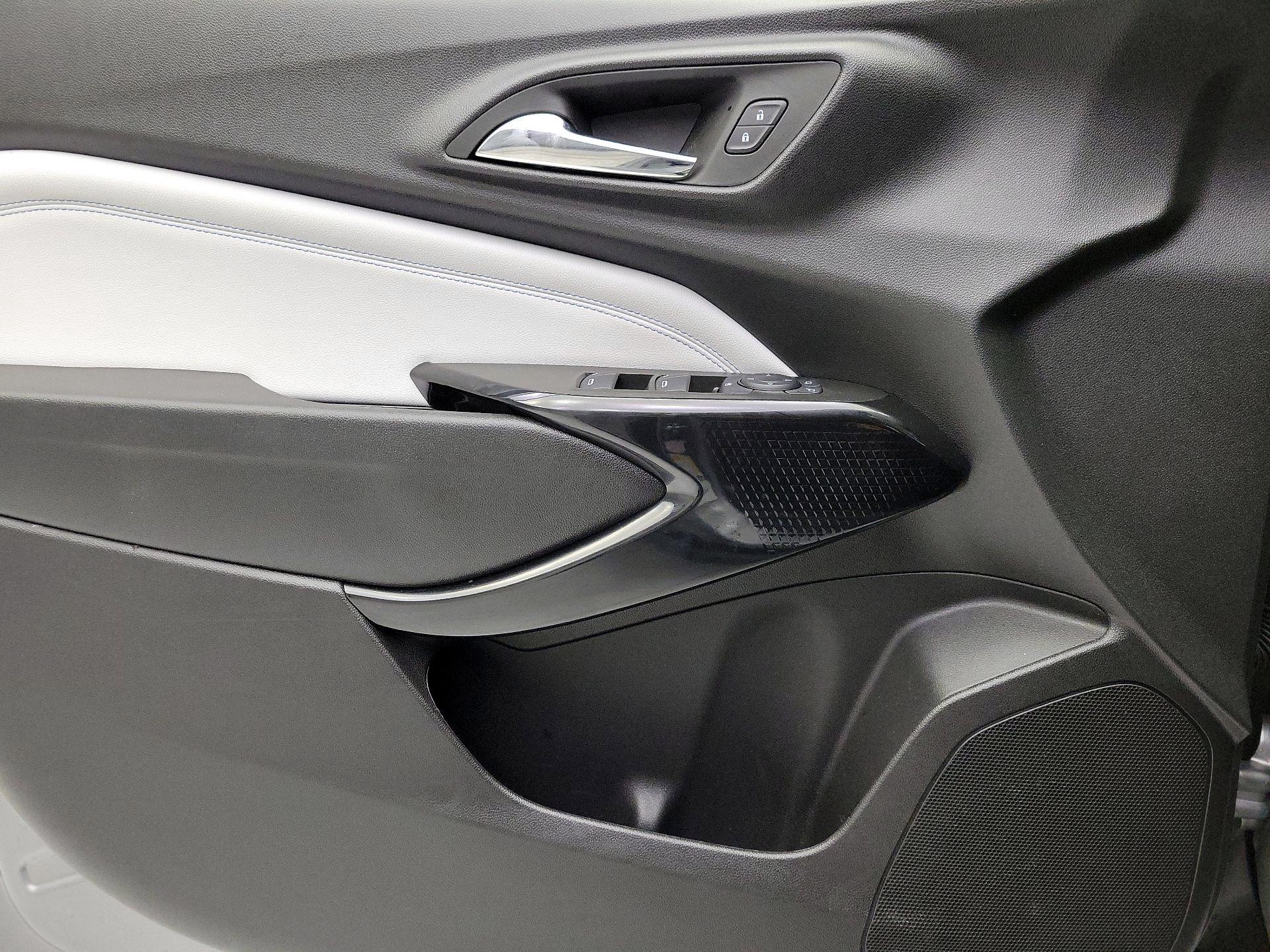 Thumbnail: 2025 Chevrolet Trax - 12