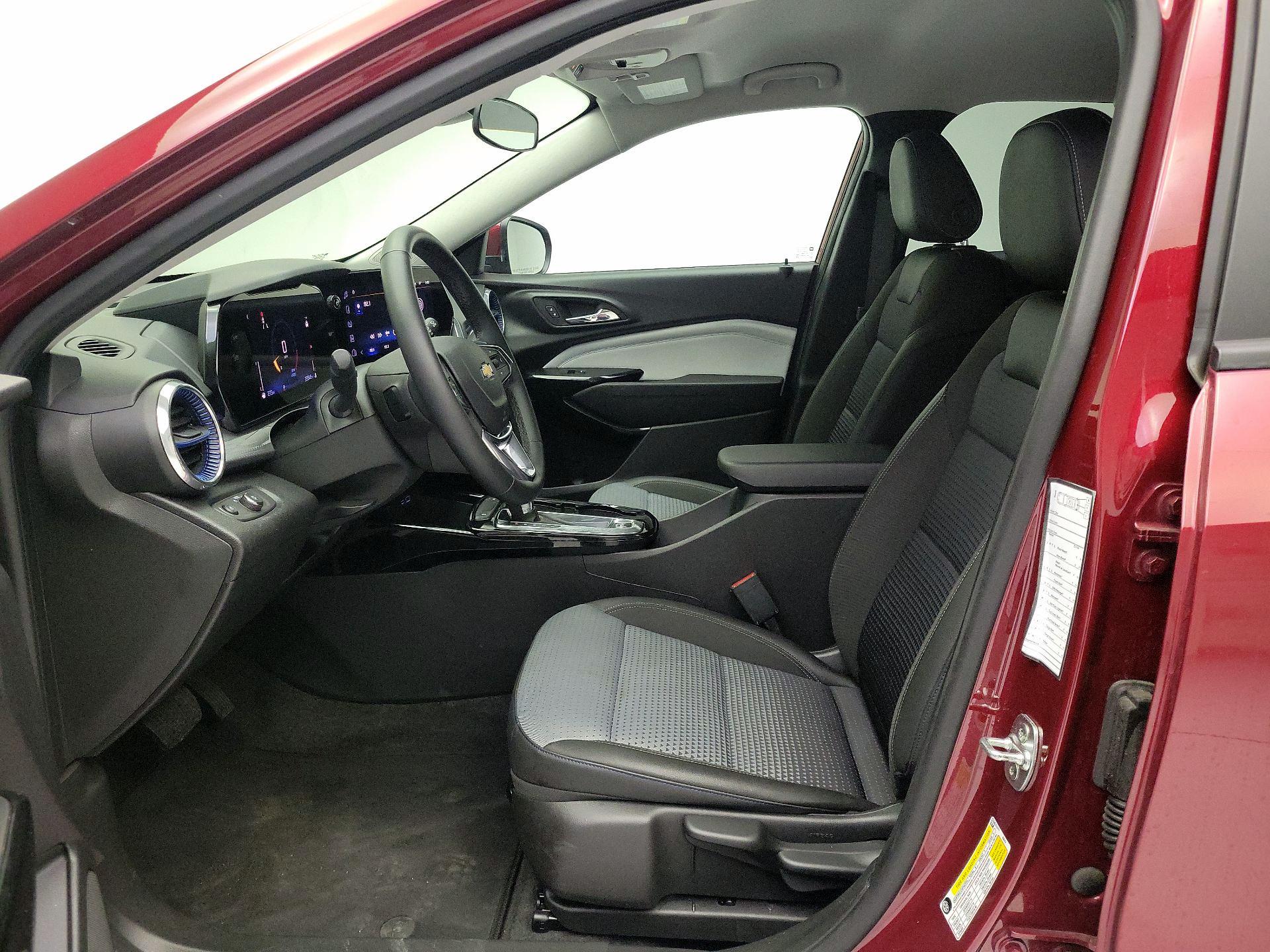 Thumbnail: 2025 Chevrolet Trax - 11