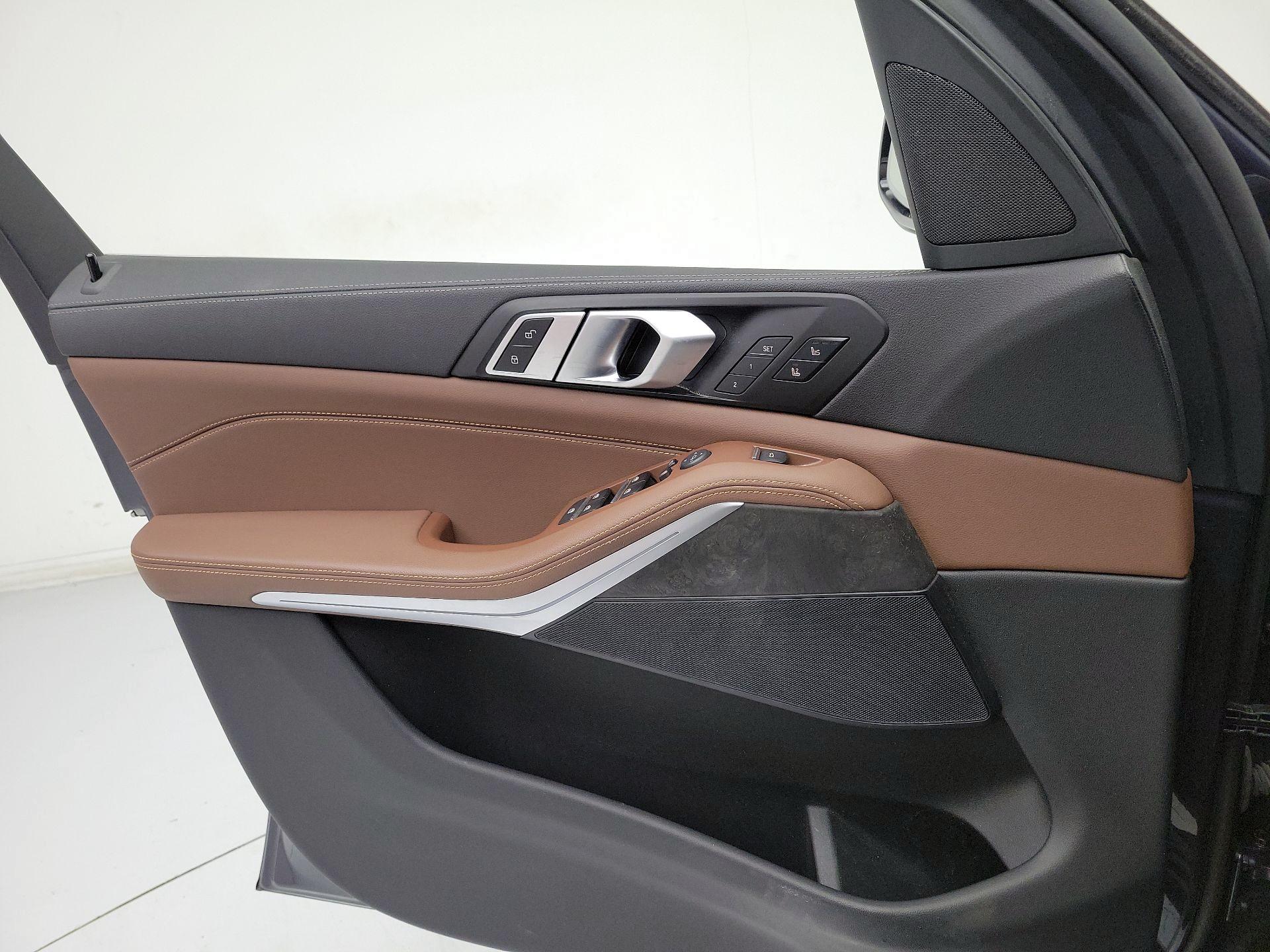 Thumbnail: 2022 BMW X5 - 12