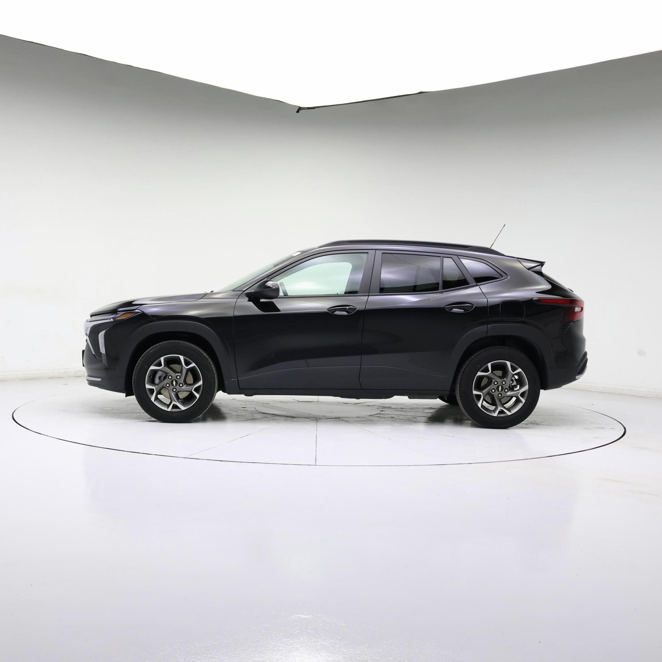 Thumbnail: 2025 Chevrolet Trax - 3