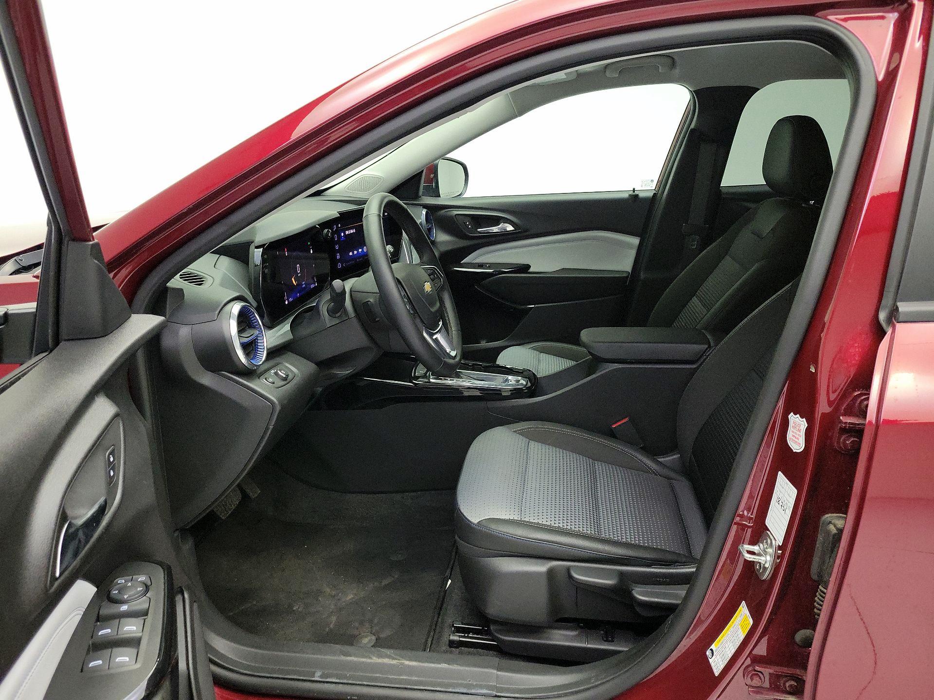 Thumbnail: 2025 Chevrolet Trax - 11