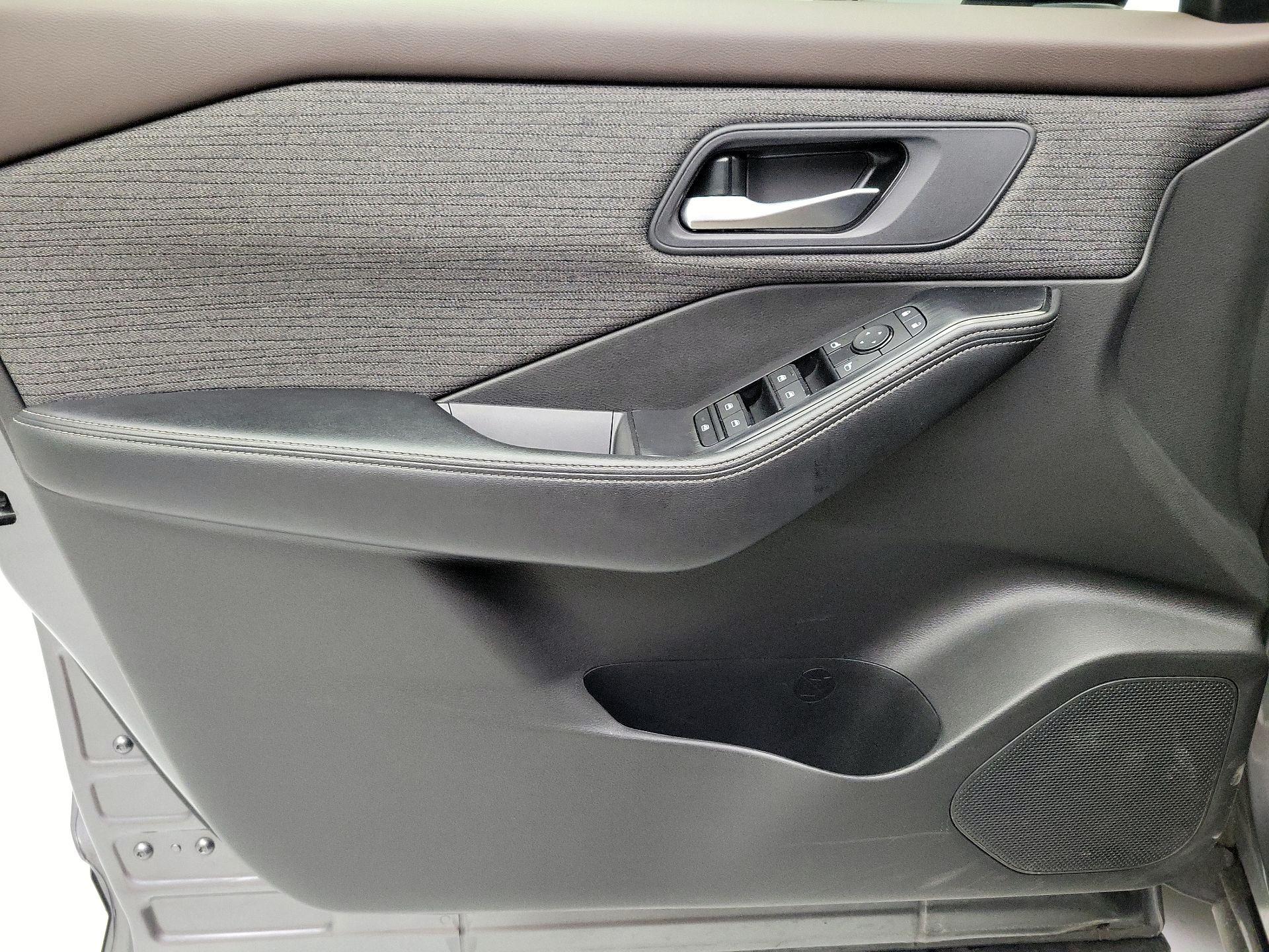 Thumbnail: 2023 Nissan Rogue - 12