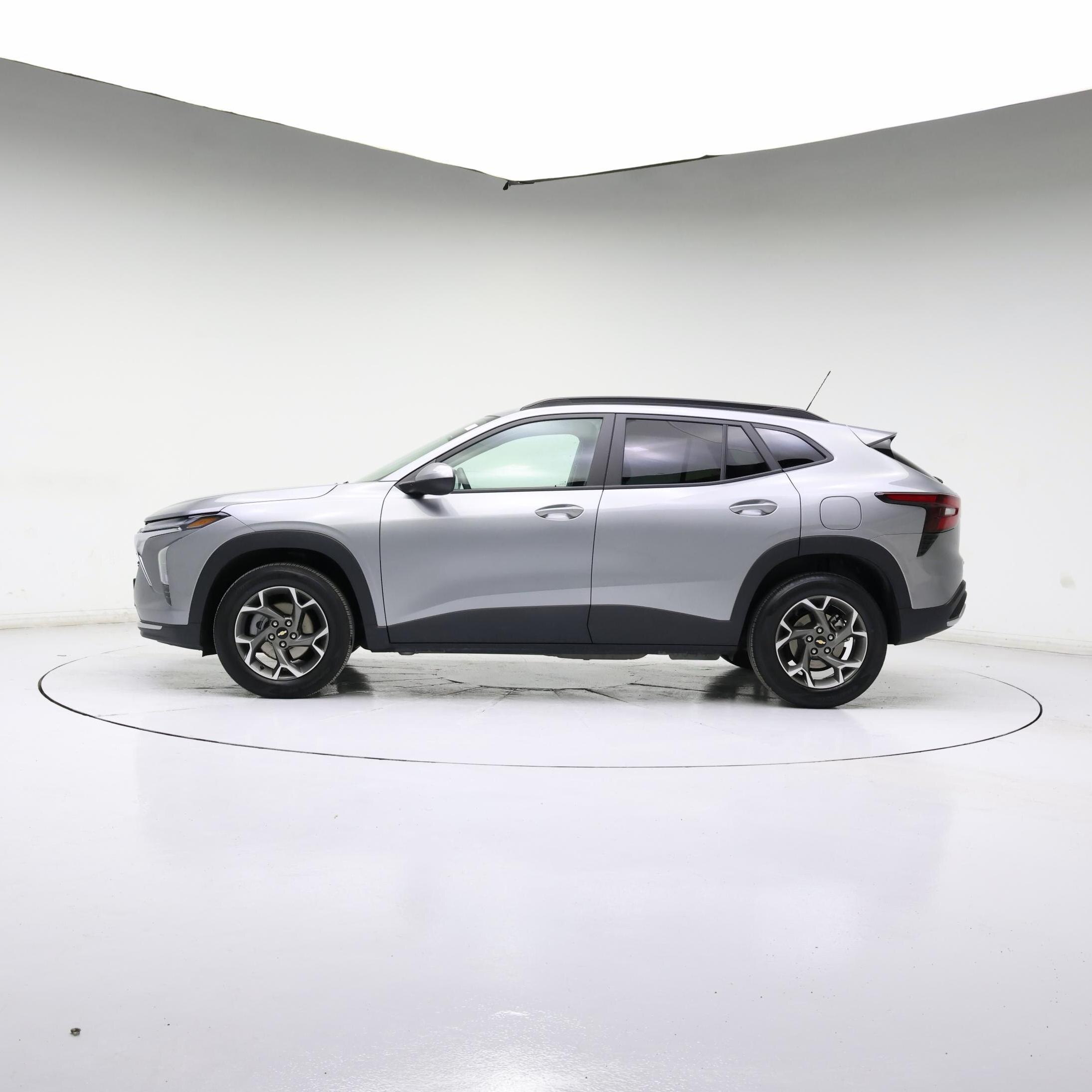 Thumbnail: 2025 Chevrolet Trax - 3