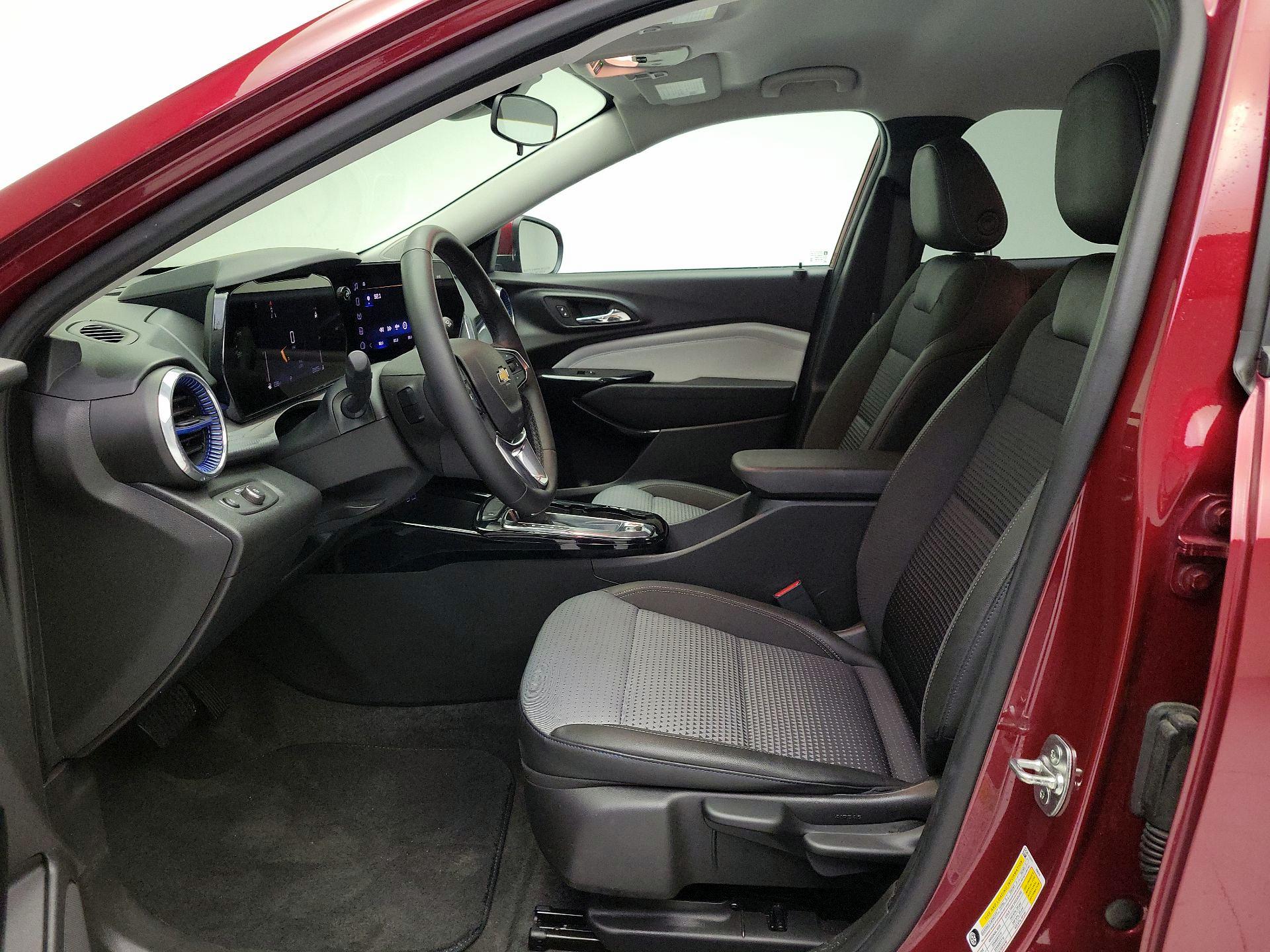 Thumbnail: 2025 Chevrolet Trax - 11