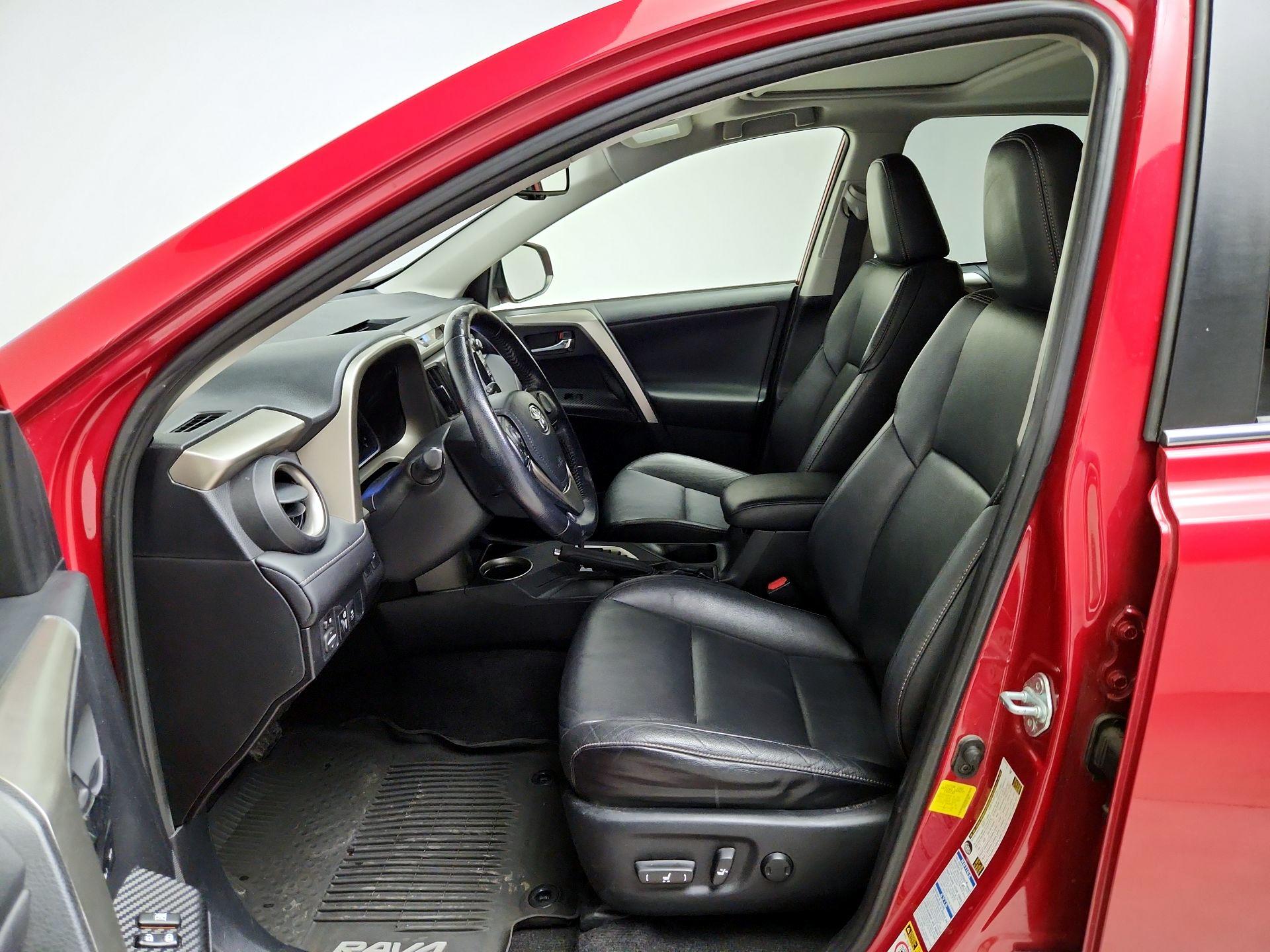 Thumbnail: 2015 Toyota RAV4 - 11