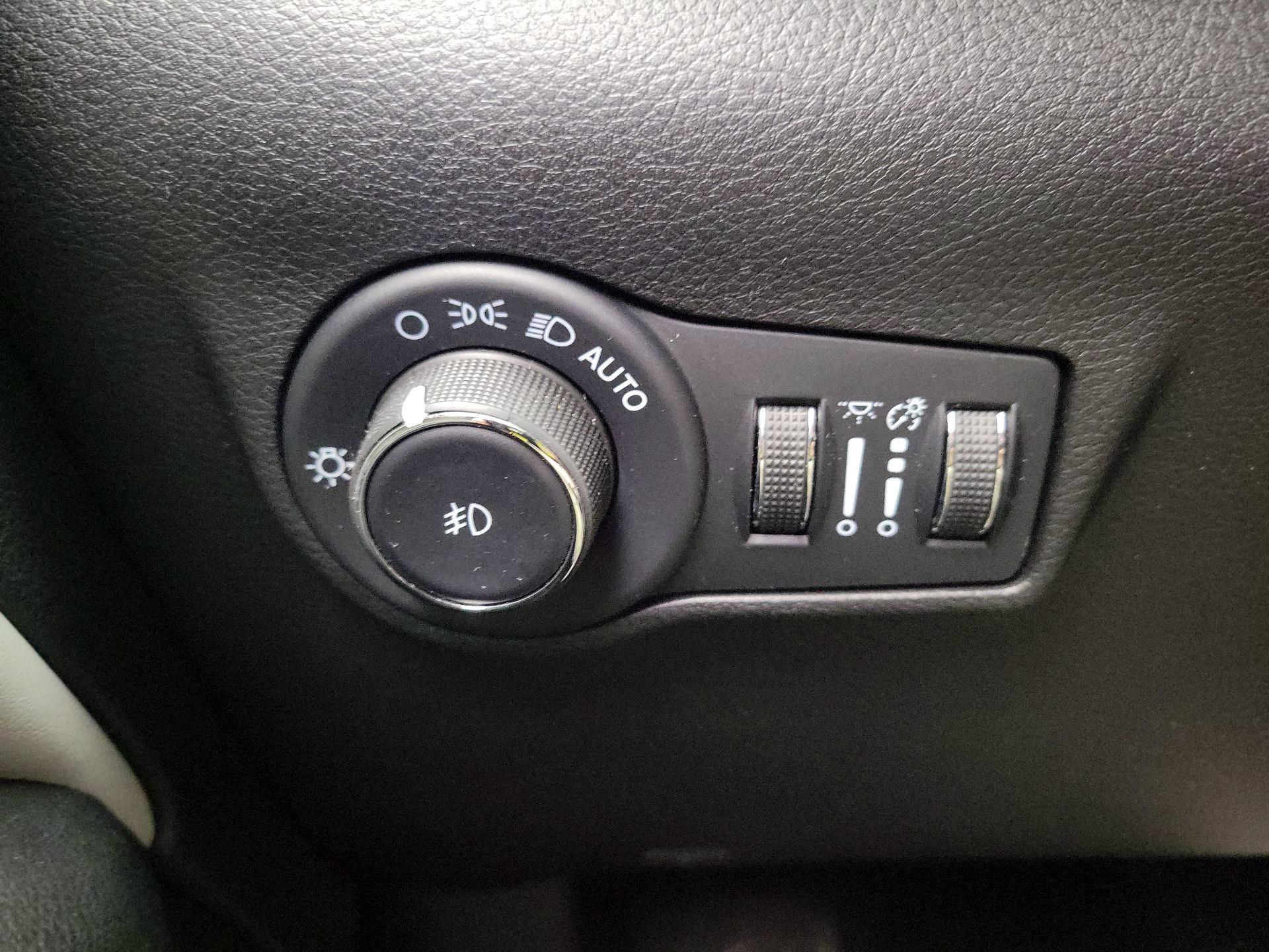 Thumbnail: 2022 Jeep Compass - 13