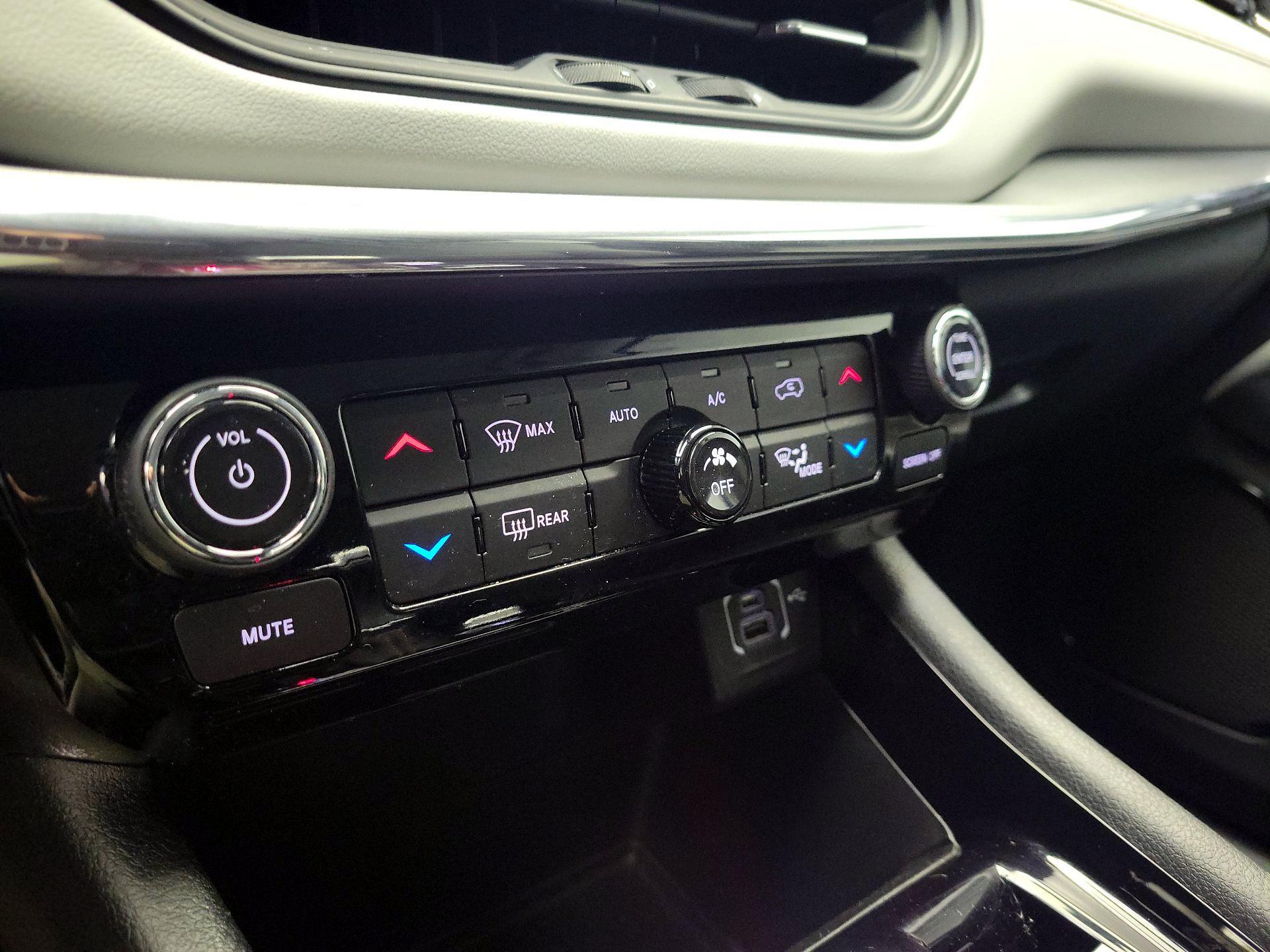 Thumbnail: 2022 Jeep Compass - 16