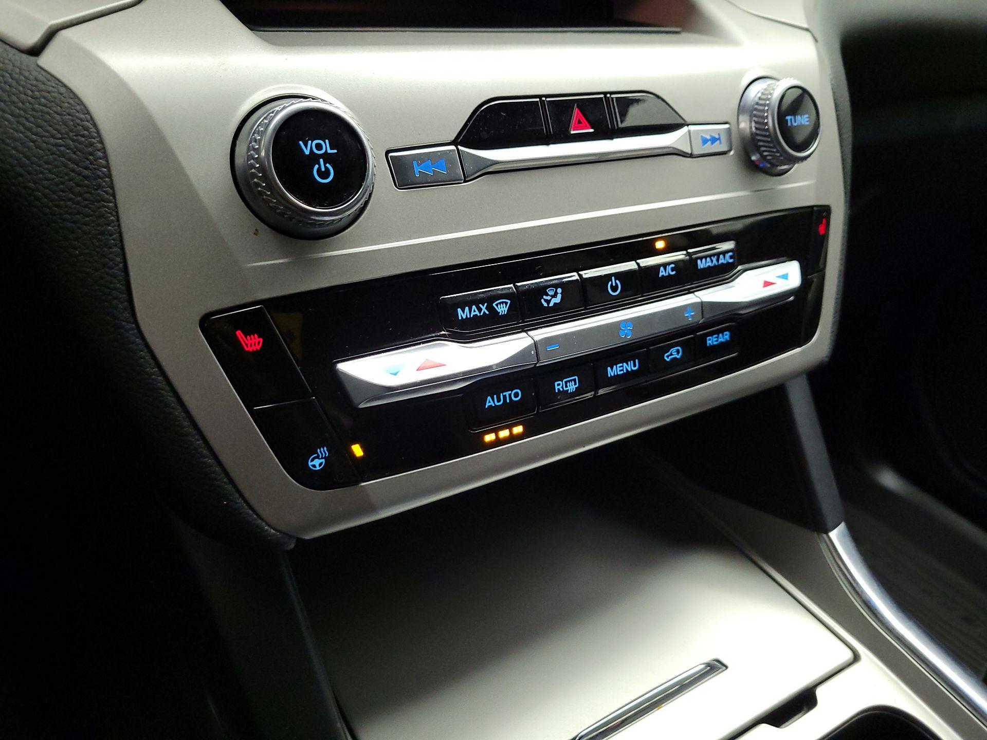 Thumbnail: 2023 Ford Explorer - 16