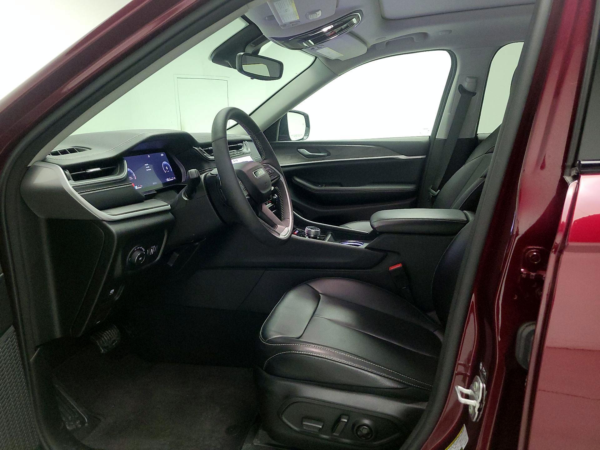 Thumbnail: 2024 Jeep Grand Cherokee - 11