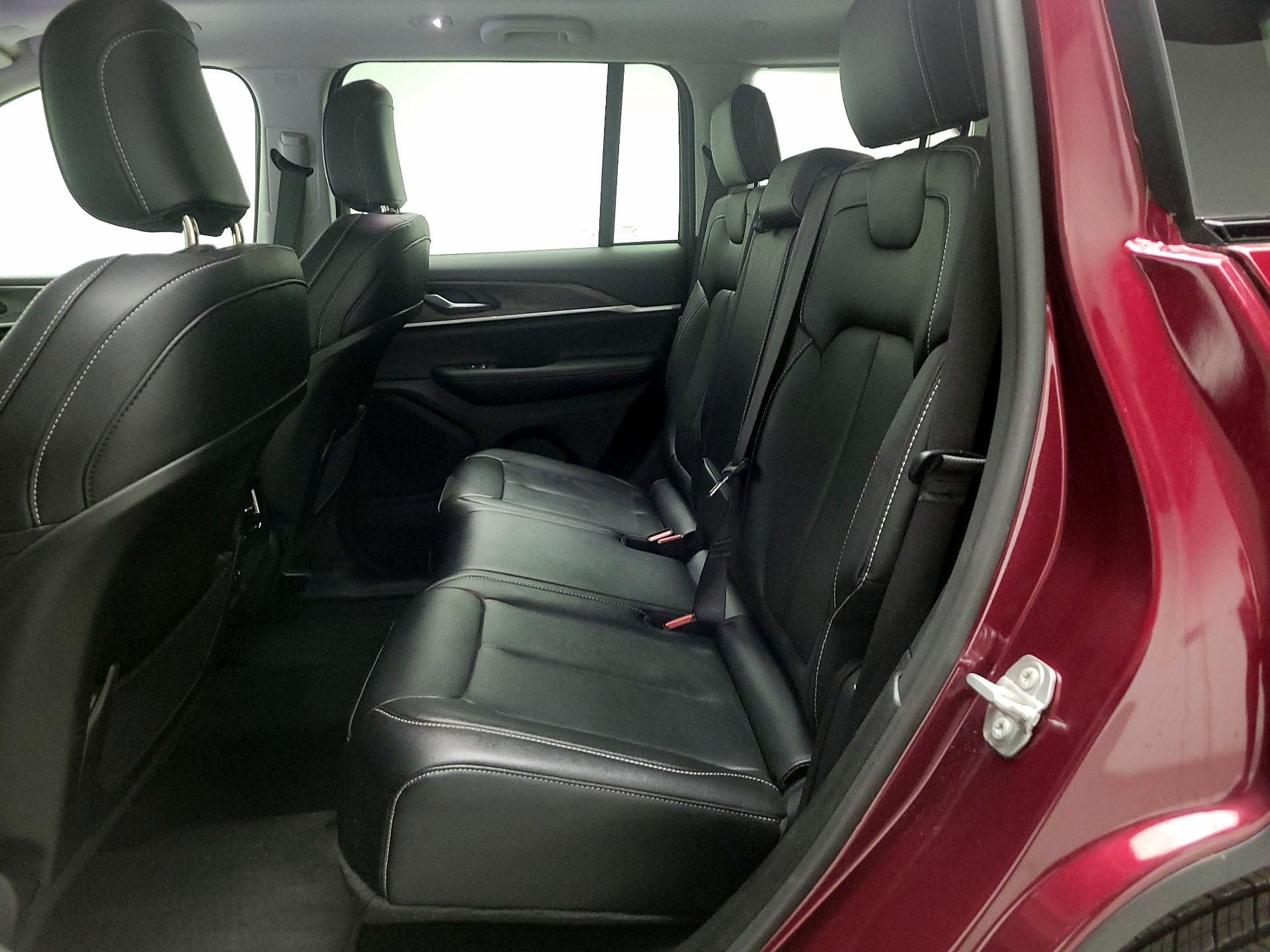 Thumbnail: 2024 Jeep Grand Cherokee - 18