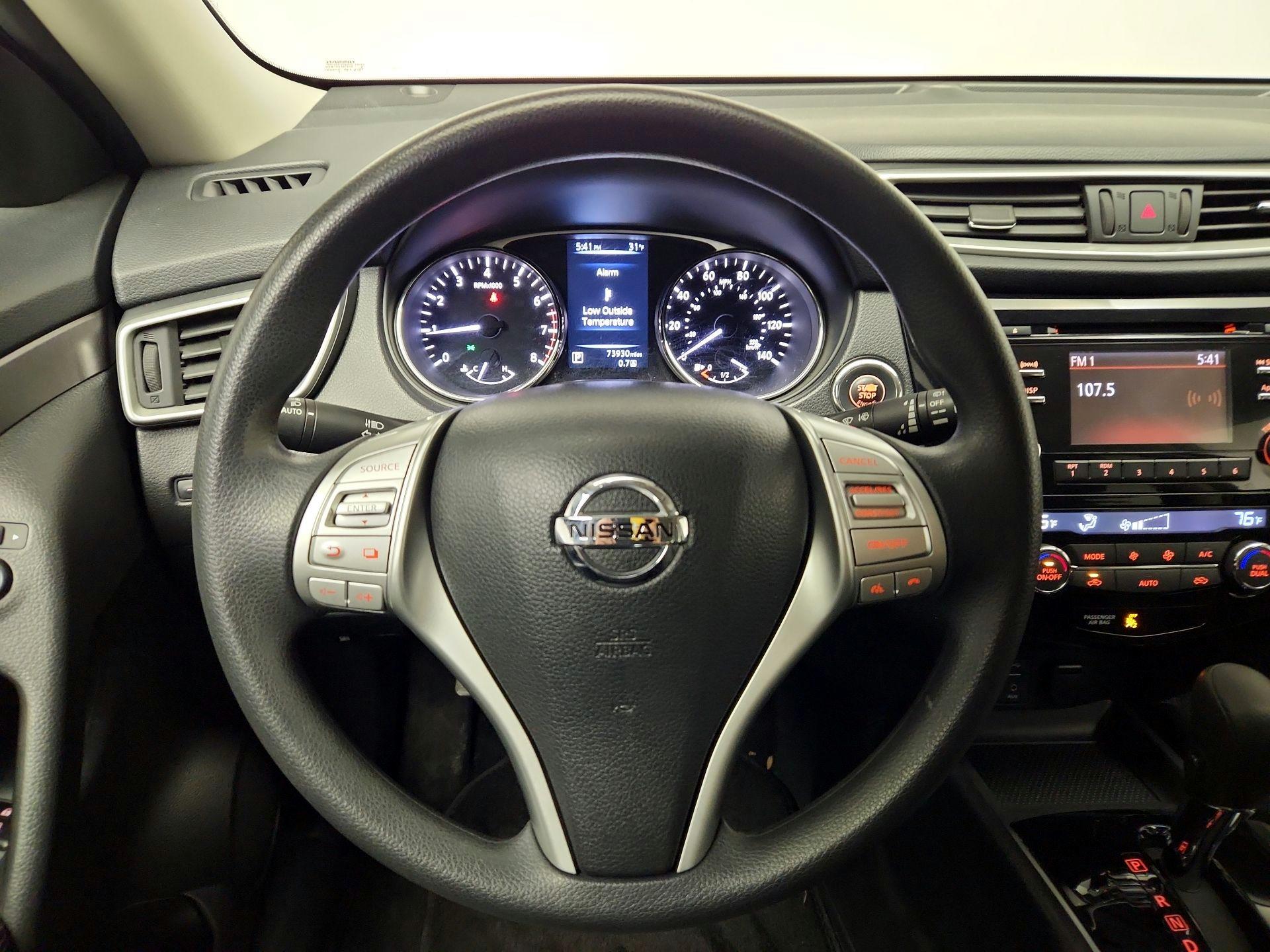Thumbnail: 2016 Nissan Rogue - 10