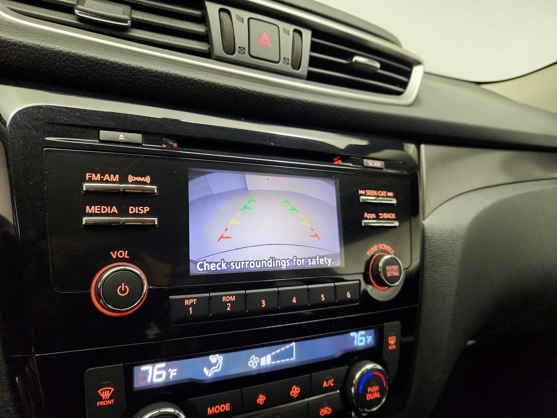 Thumbnail: 2016 Nissan Rogue - 14