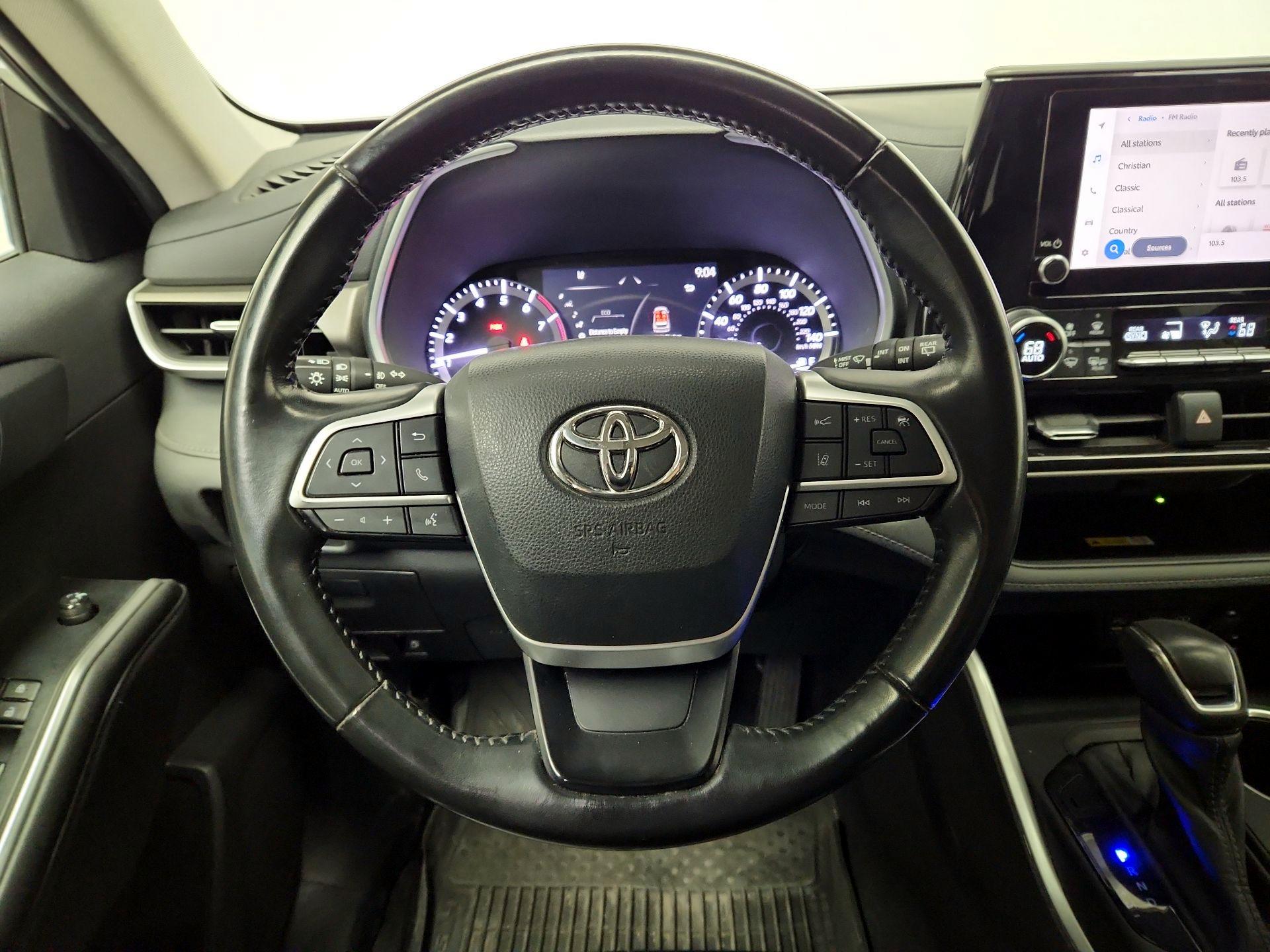 Thumbnail: 2023 Toyota Highlander - 10