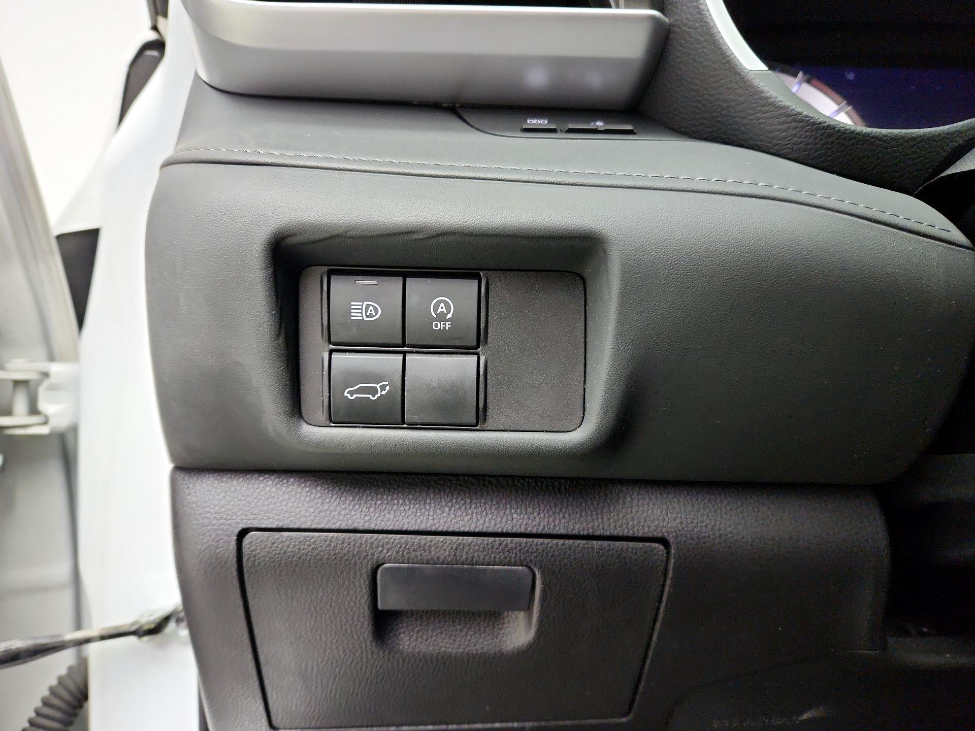 Thumbnail: 2023 Toyota Highlander - 13