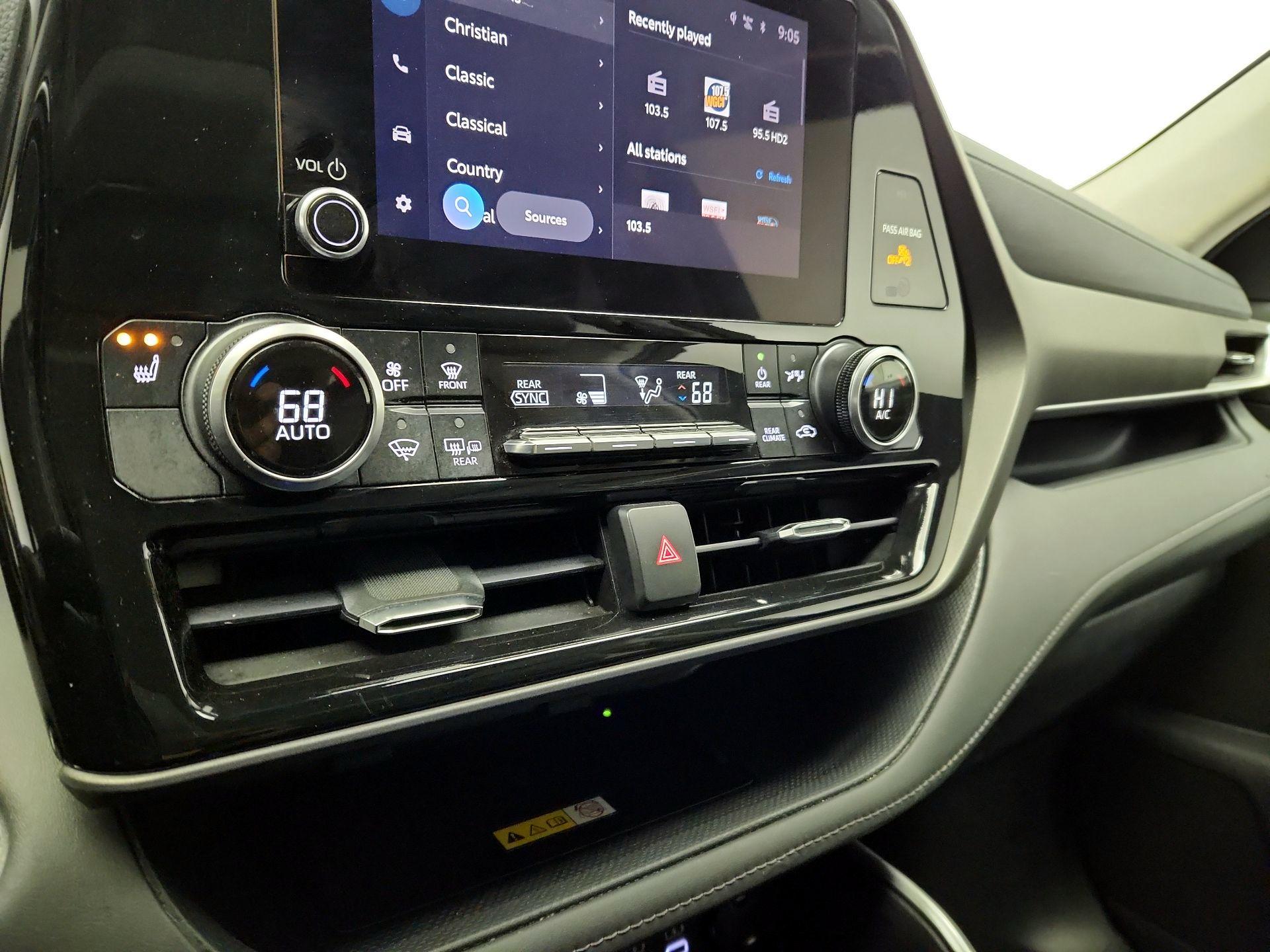 Thumbnail: 2023 Toyota Highlander - 16