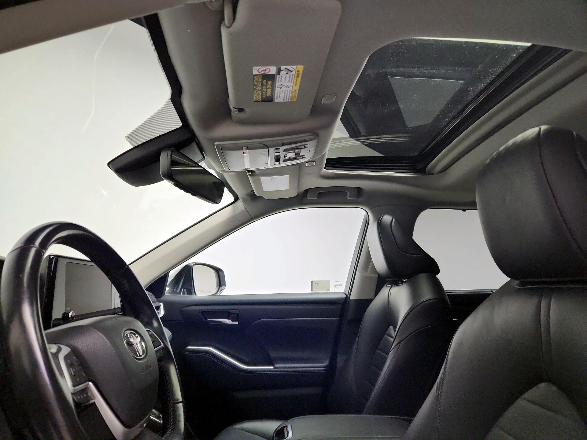 Thumbnail: 2023 Toyota Highlander - 19