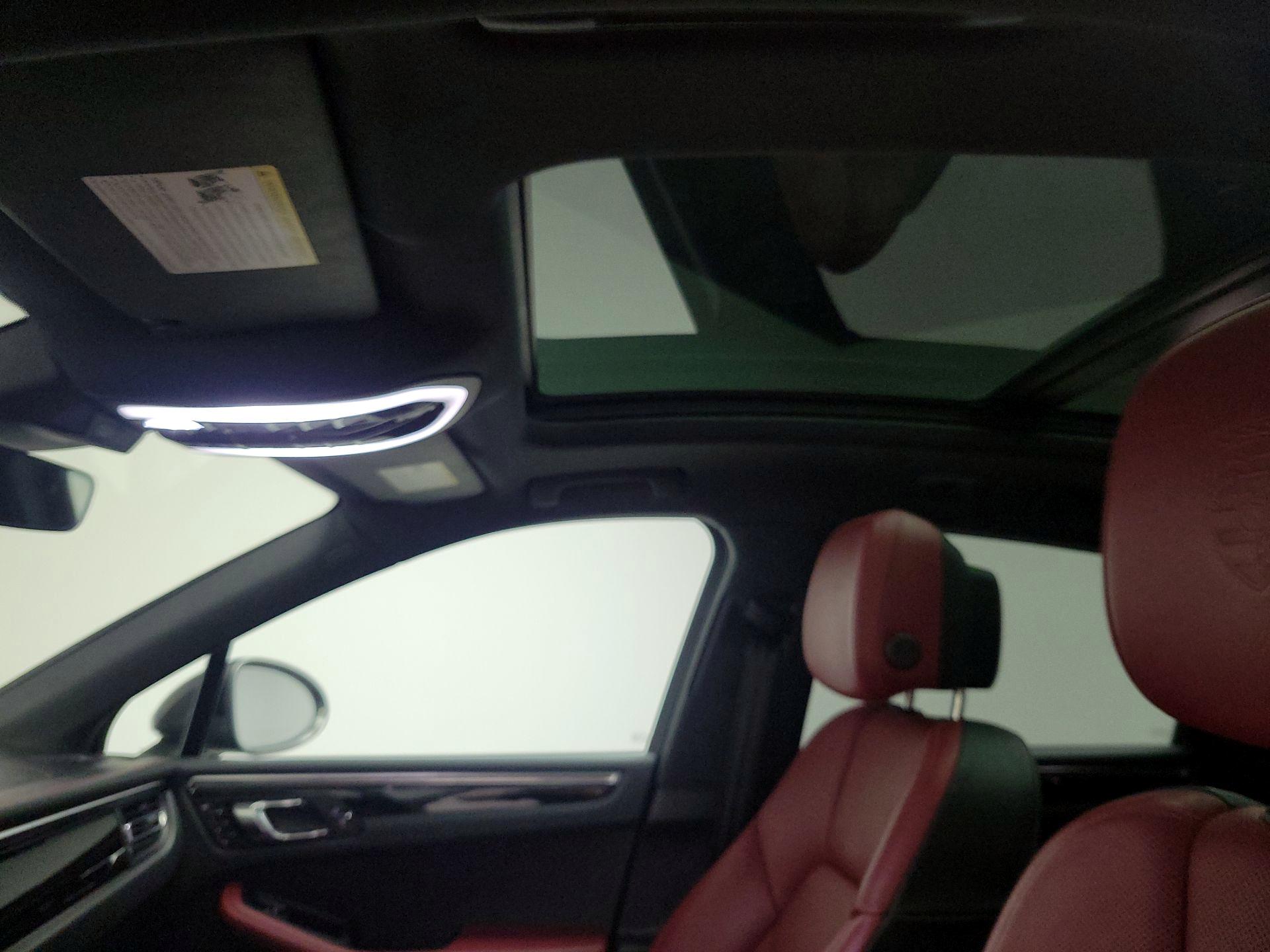 Thumbnail: 2023 Porsche Macan - 20