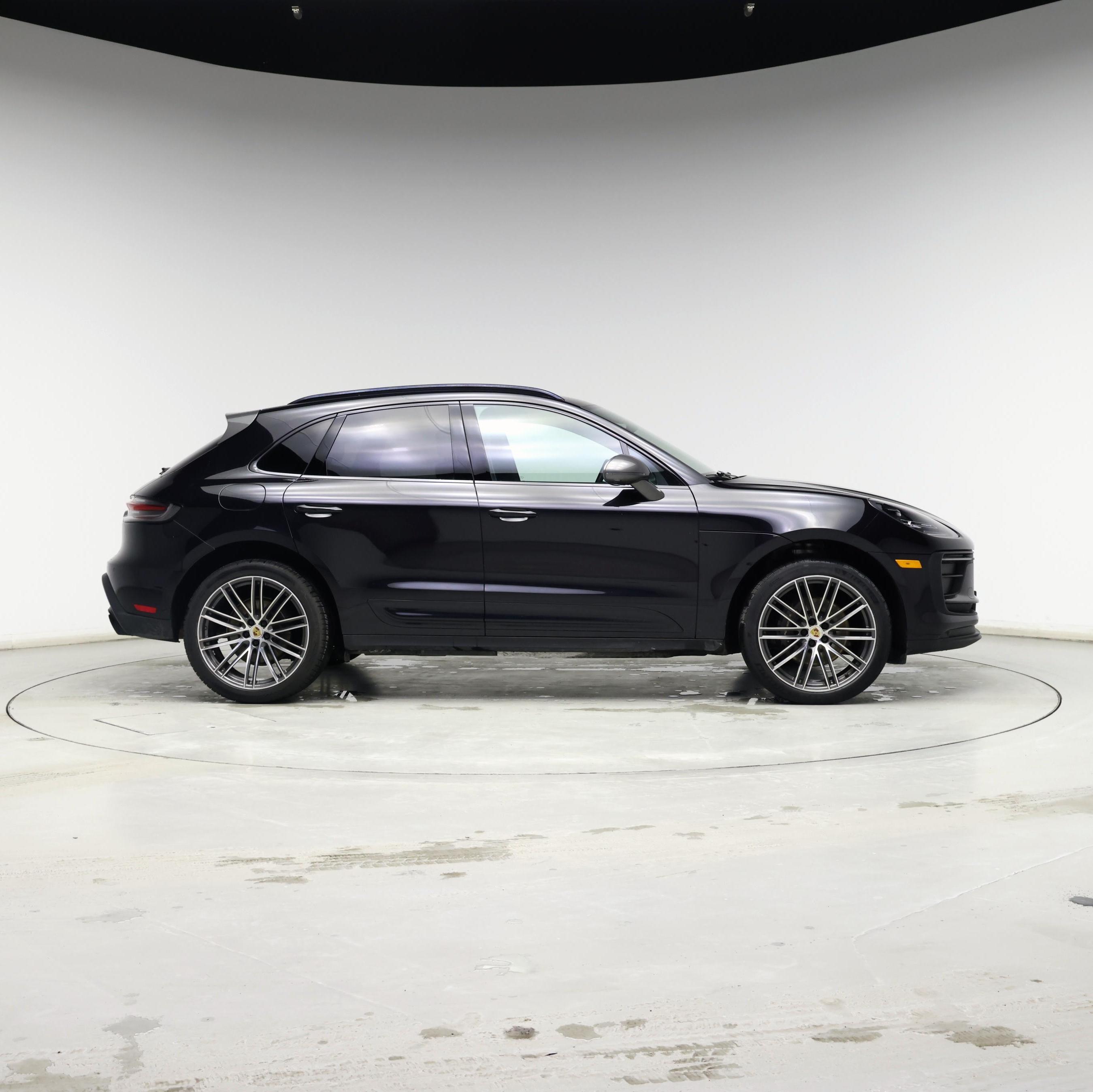 Thumbnail: 2023 Porsche Macan - 7