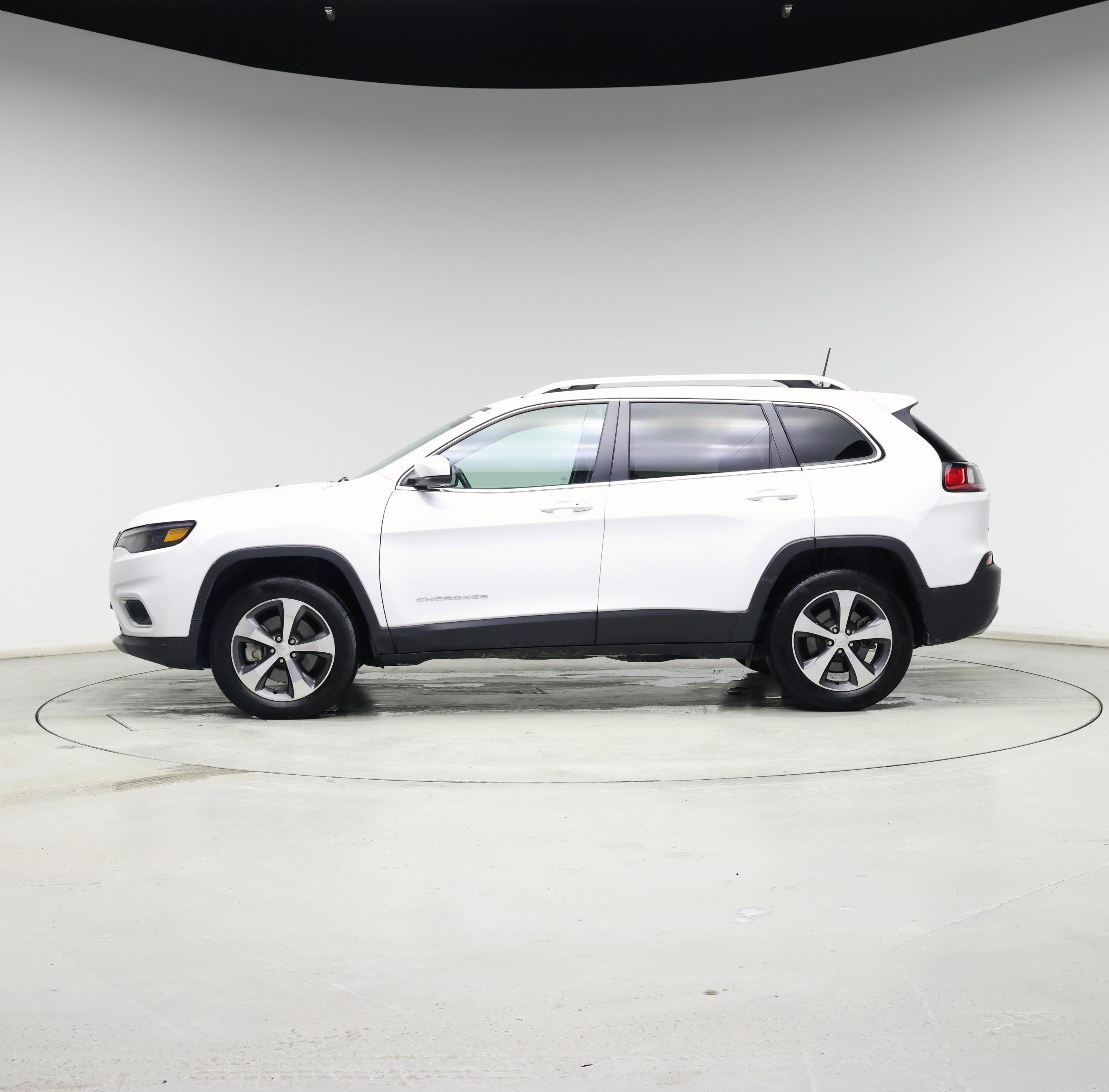 Thumbnail: 2020 Jeep Cherokee - 3