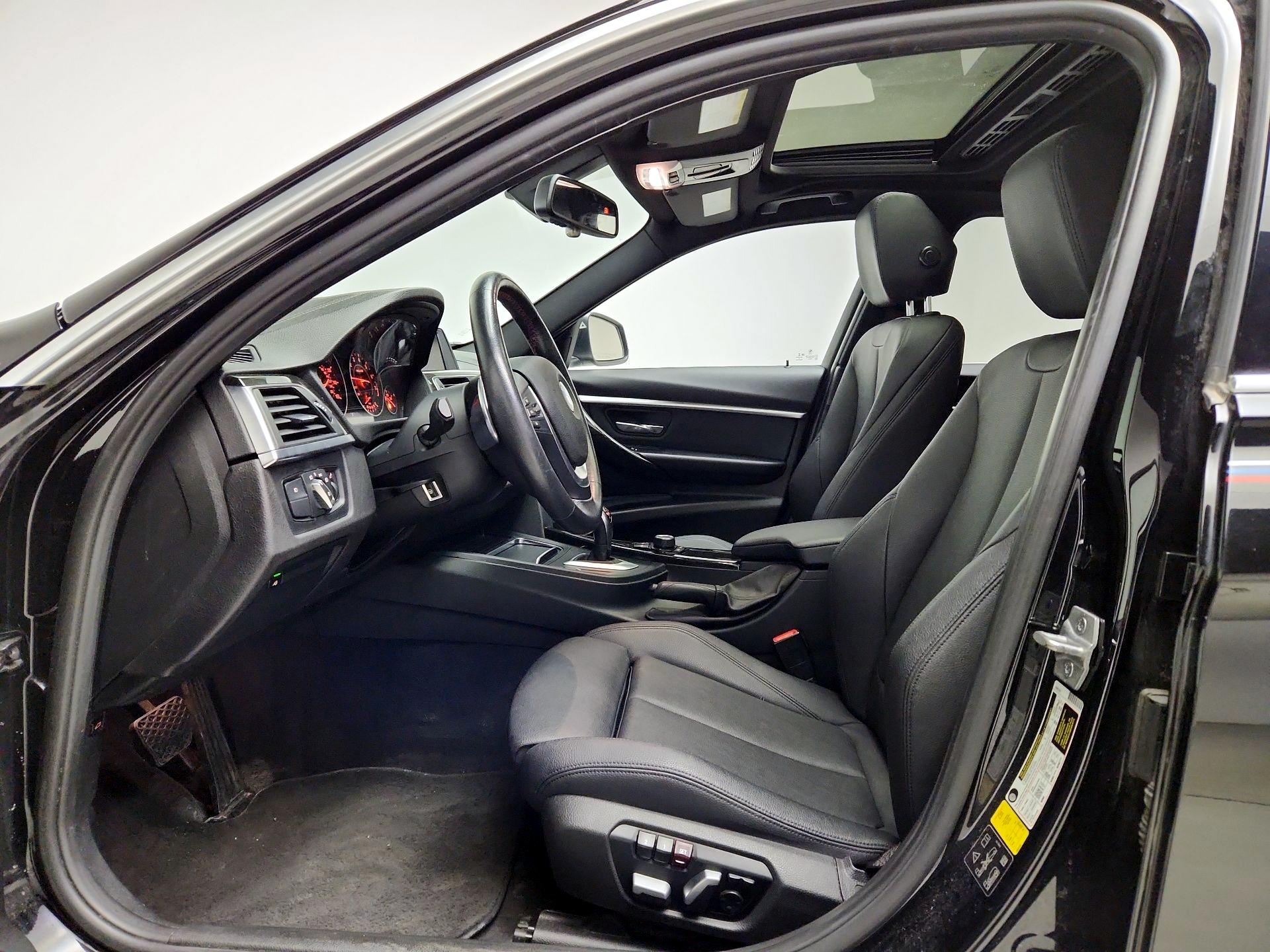 Thumbnail: 2018 BMW 3 Series - 11