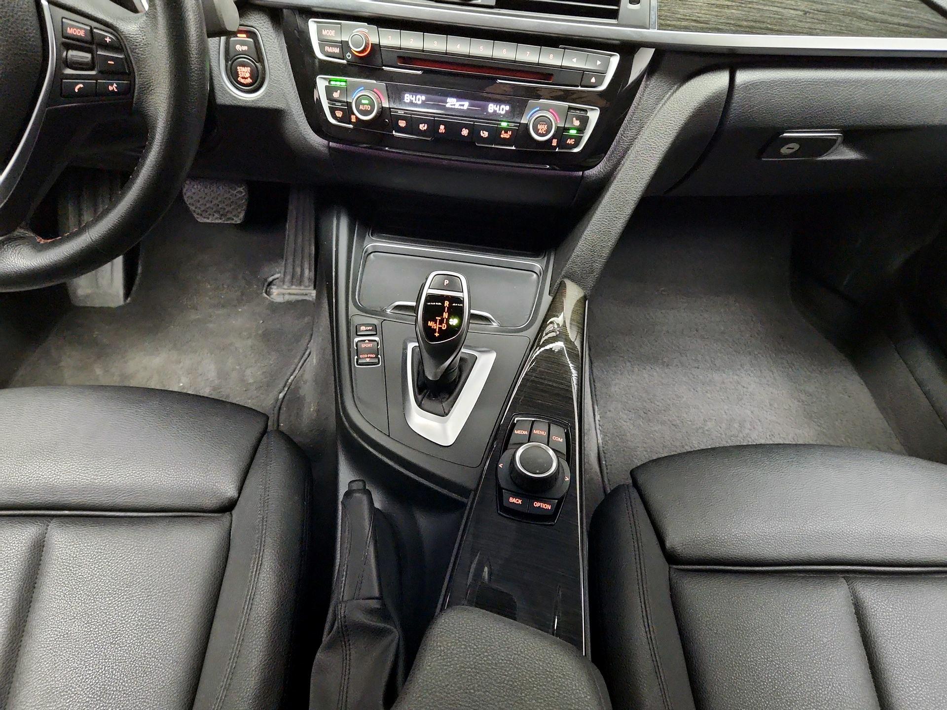 Thumbnail: 2018 BMW 3 Series - 17