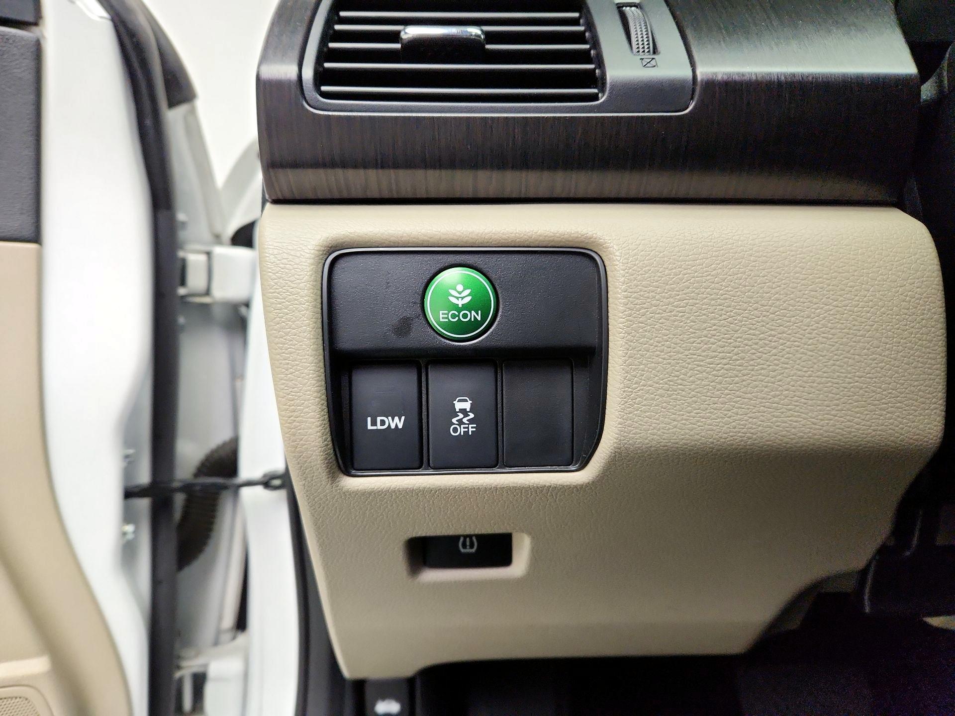 Thumbnail: 2015 Honda Accord - 13