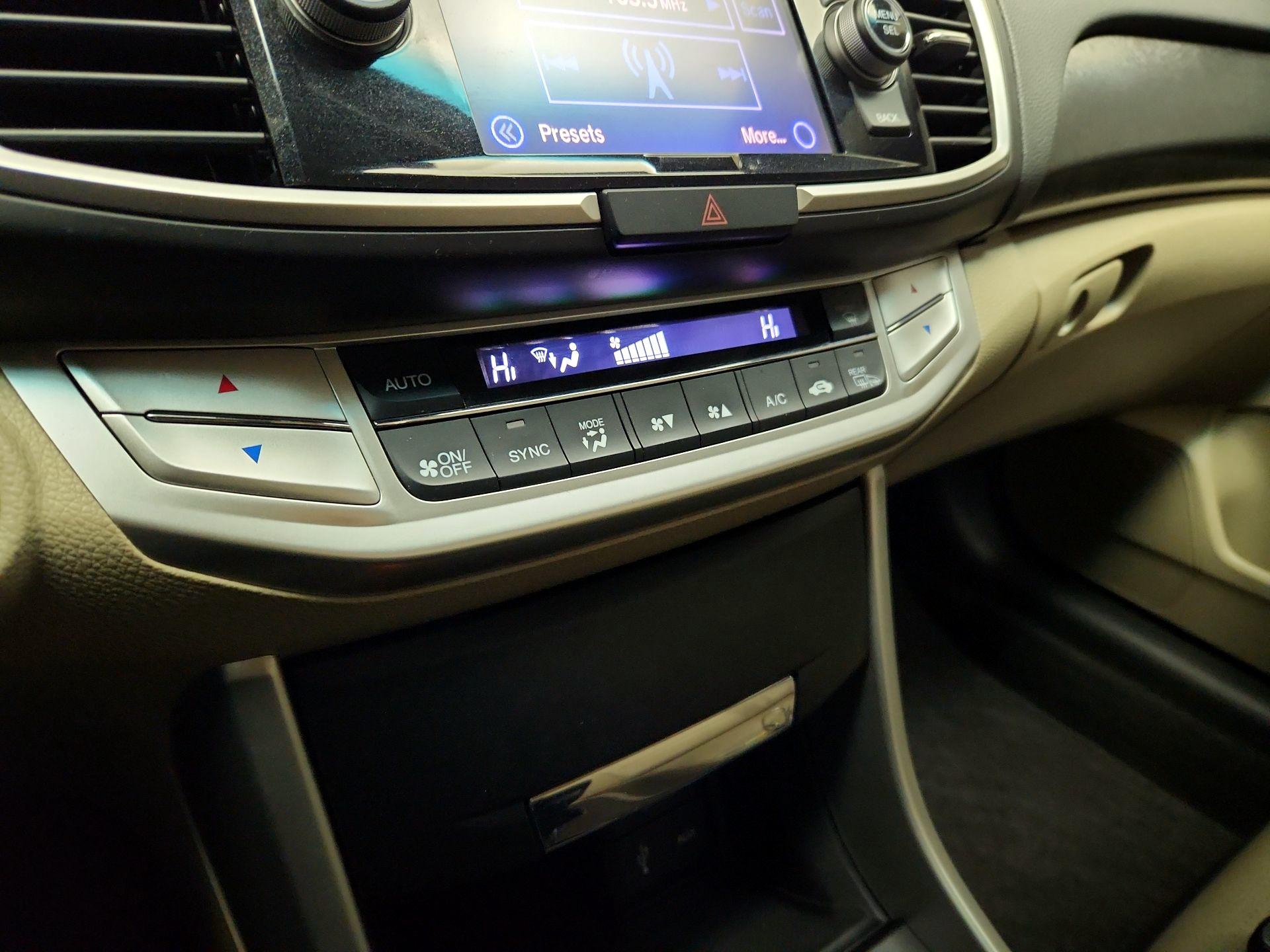 Thumbnail: 2015 Honda Accord - 16