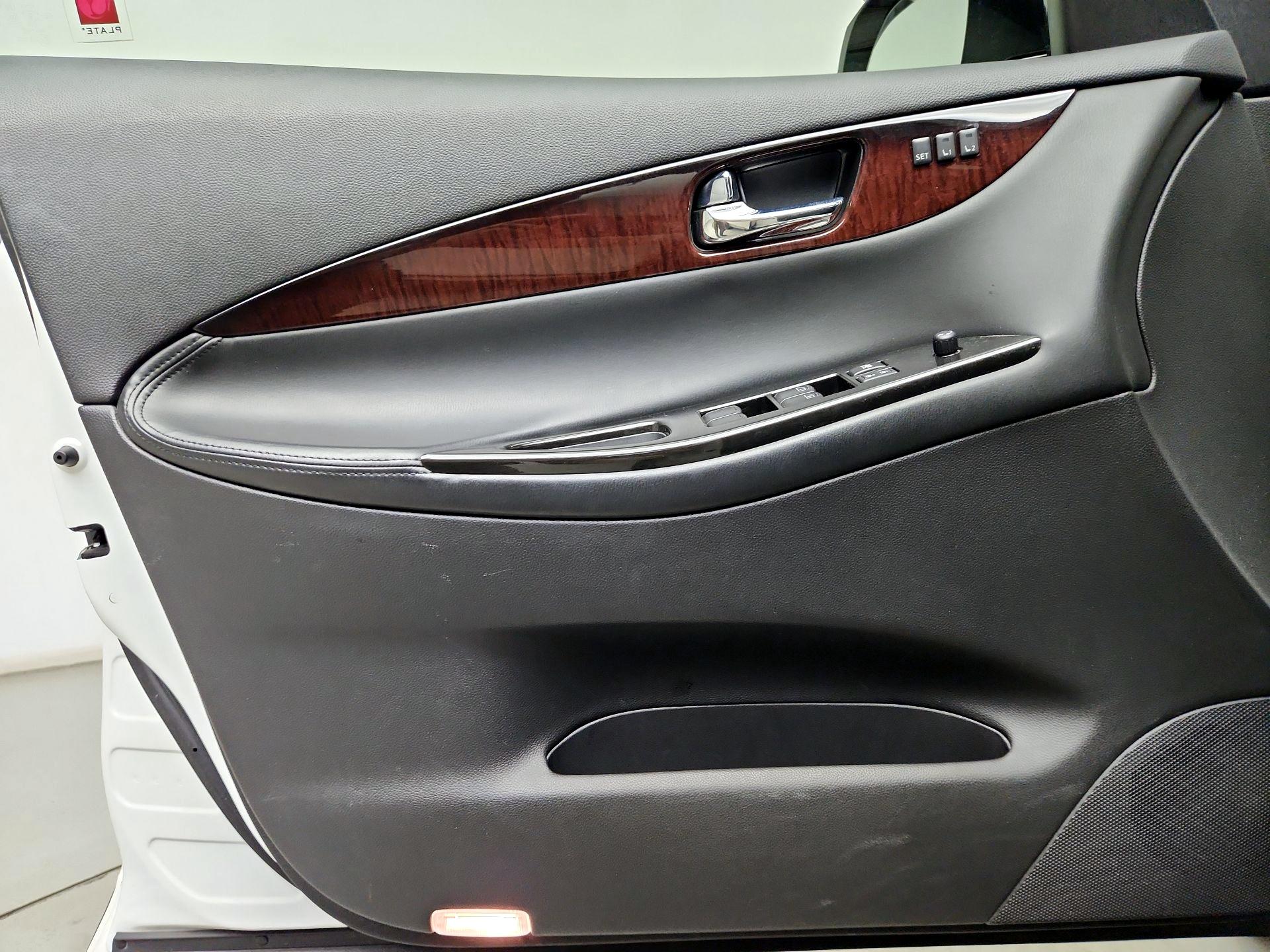 Thumbnail: 2017 INFINITI QX50 - 12