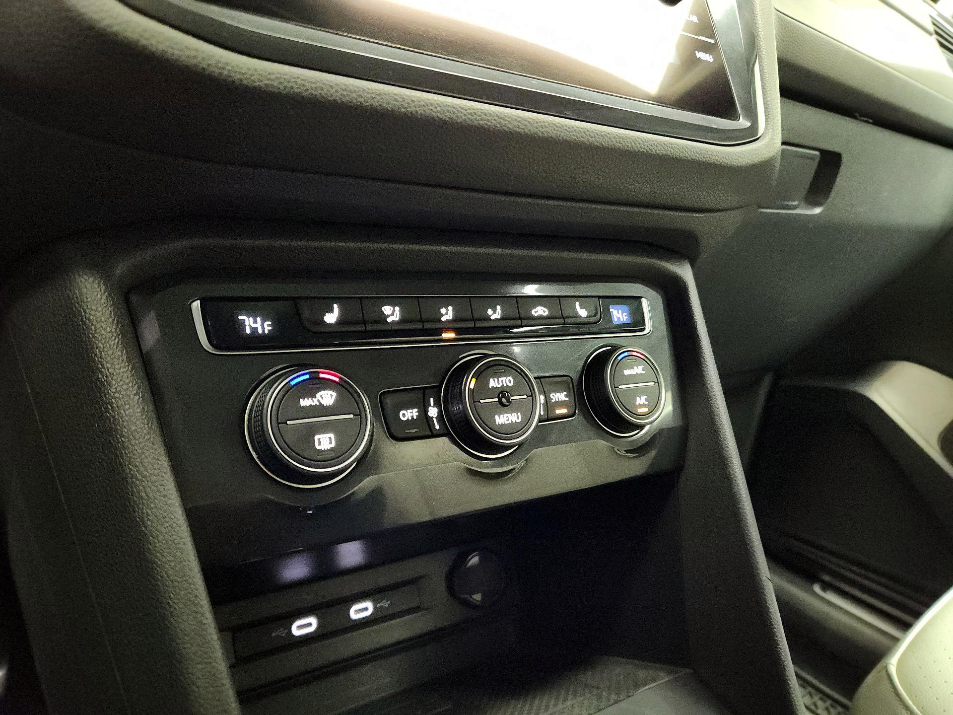 Thumbnail: 2021 Volkswagen Tiguan - 16