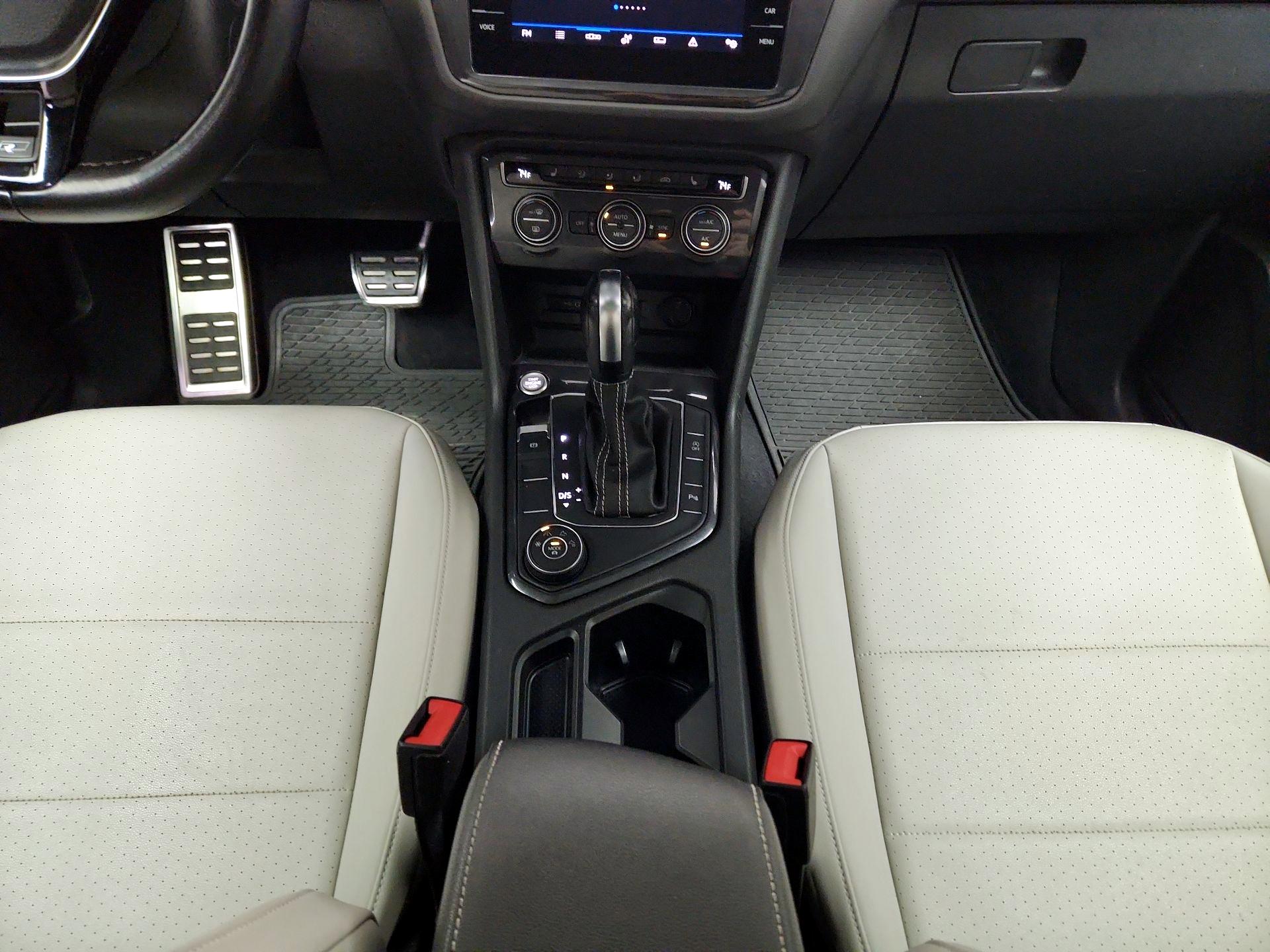 Thumbnail: 2021 Volkswagen Tiguan - 17