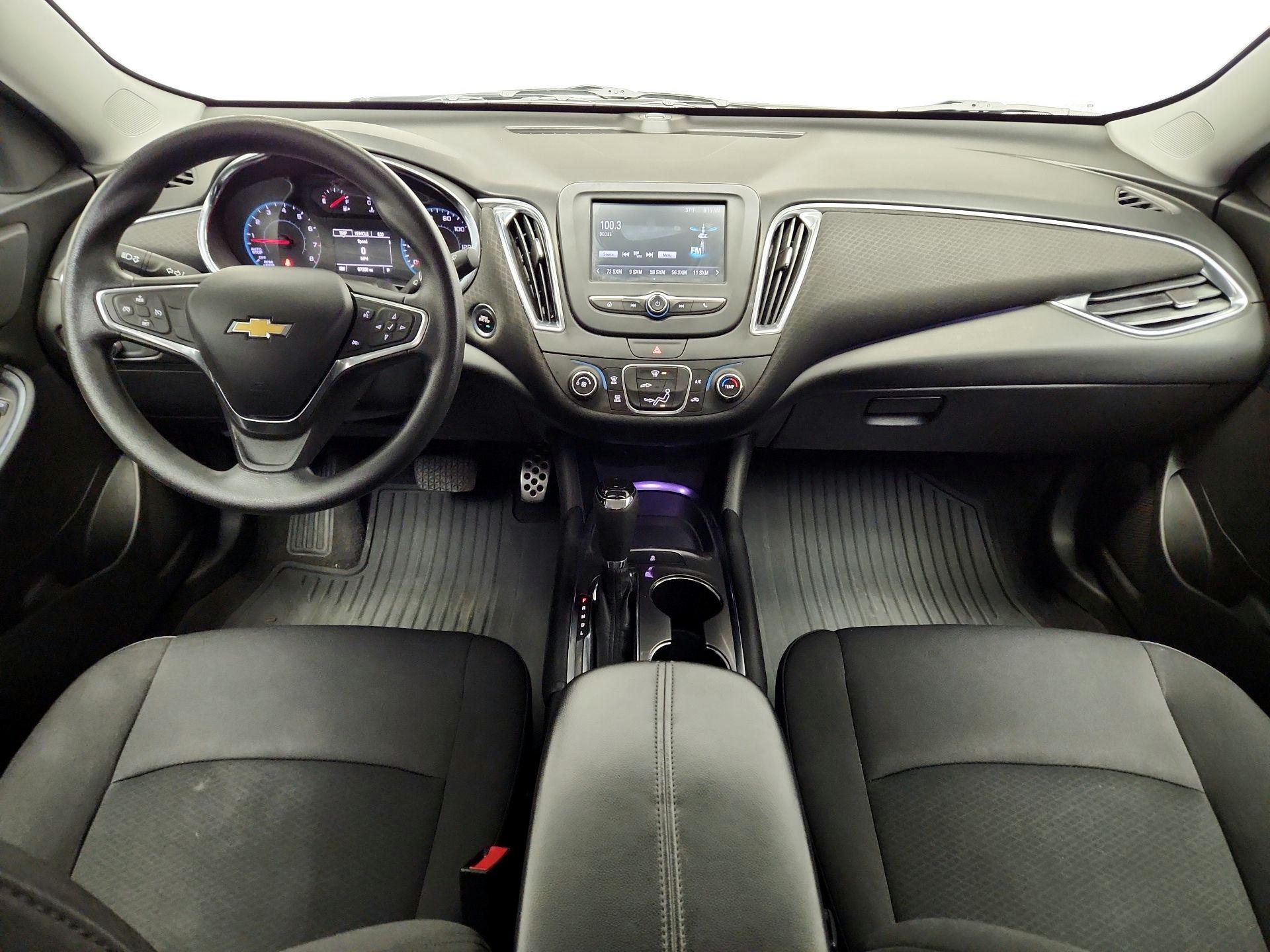Thumbnail: 2017 Chevrolet Malibu - 9