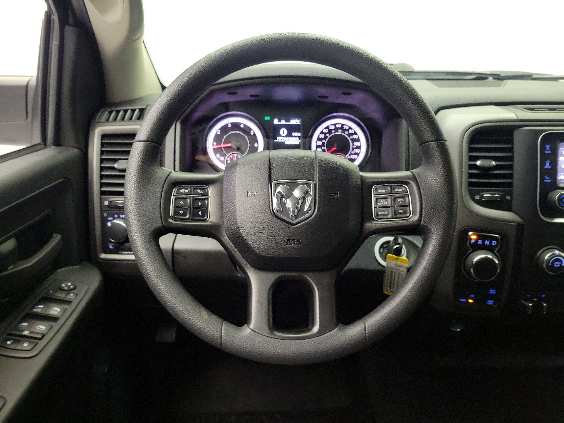 Thumbnail: 2022 RAM 1500 Classic - 10