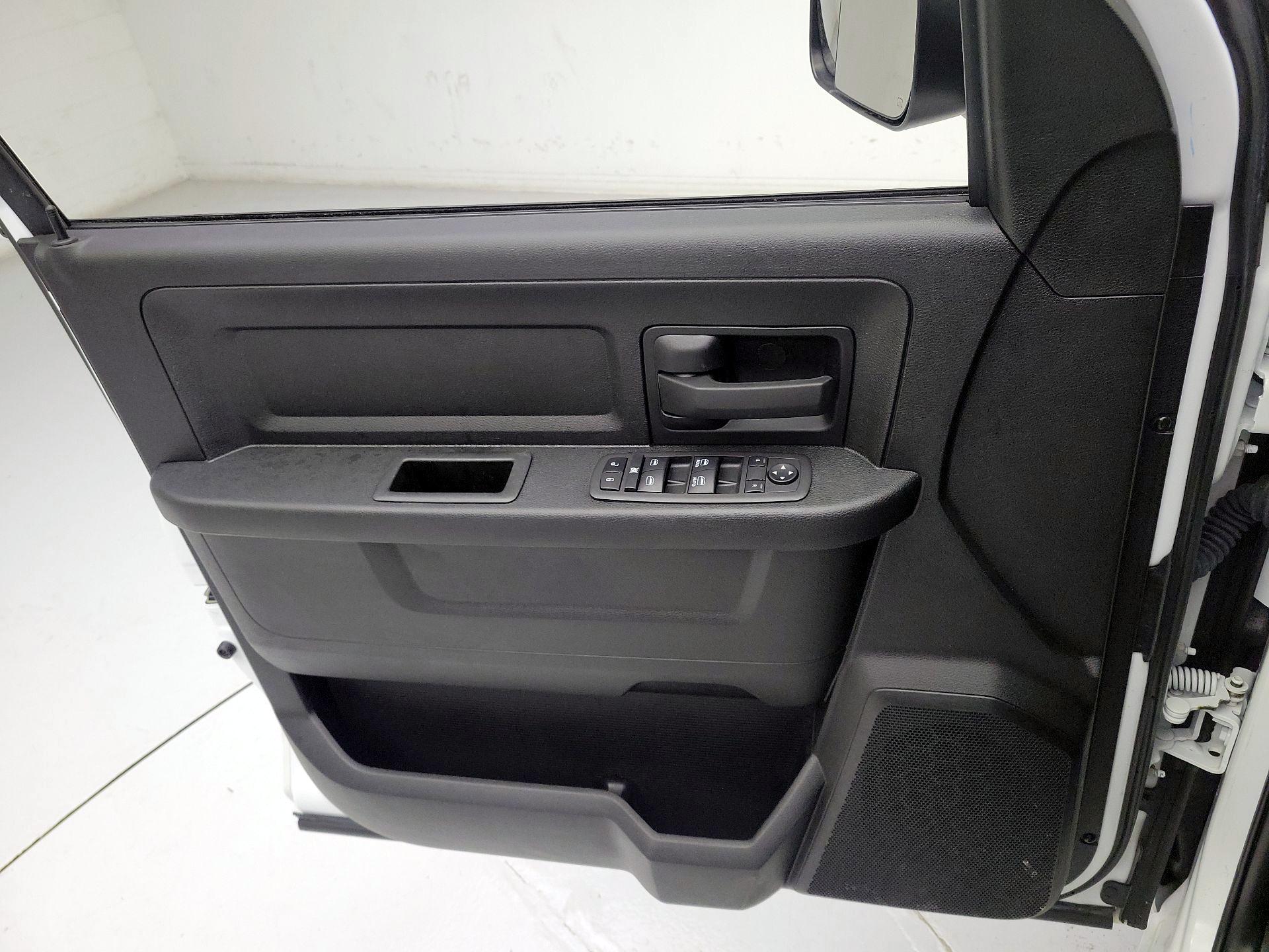 Thumbnail: 2022 RAM 1500 Classic - 12