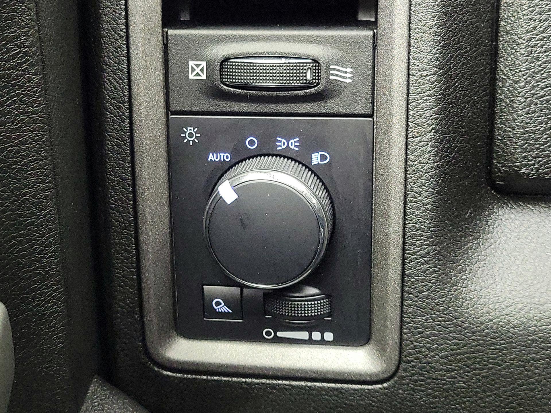 Thumbnail: 2022 RAM 1500 Classic - 13