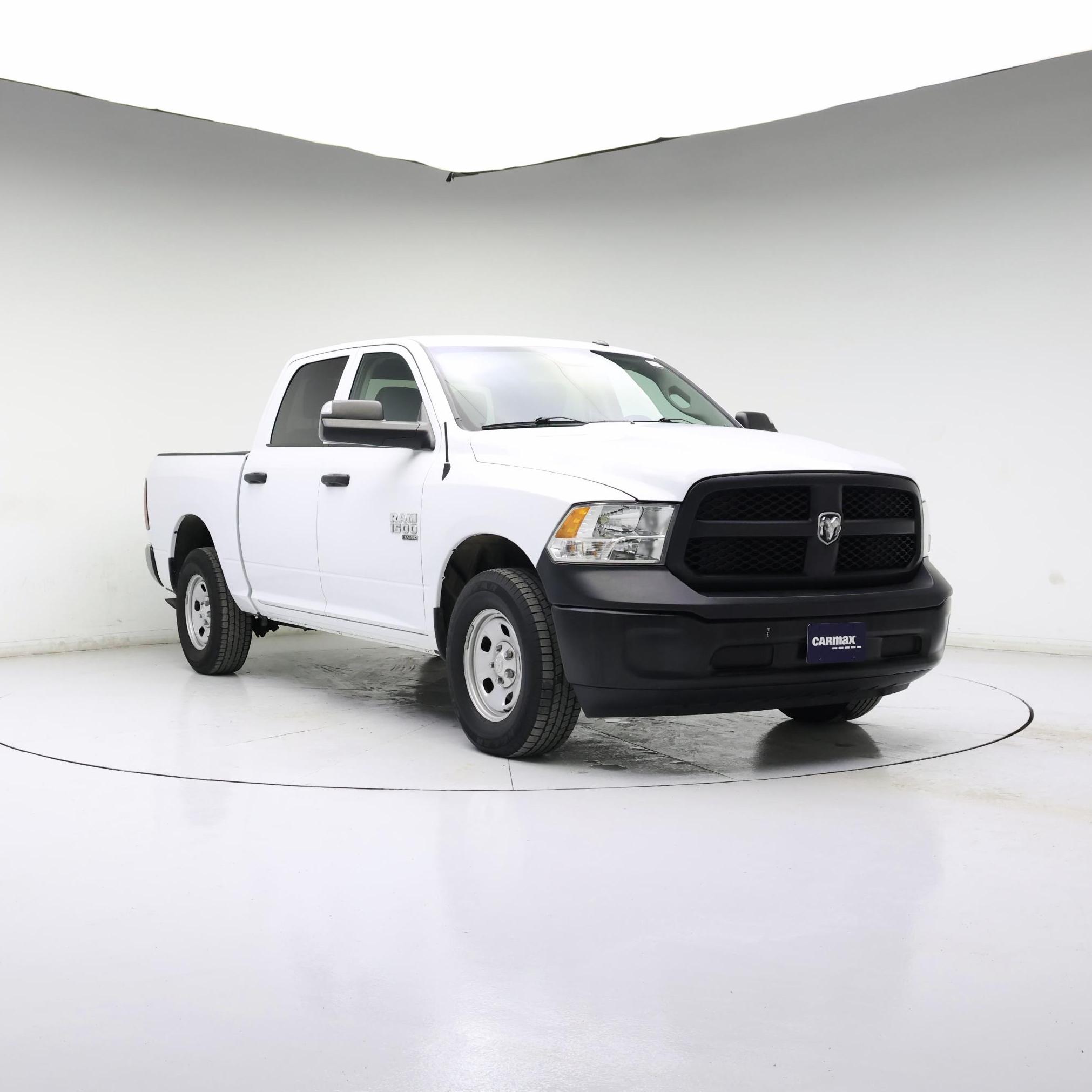 Thumbnail: 2022 RAM 1500 Classic - 2